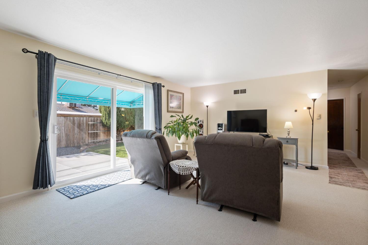 9221 N El Dorado Street