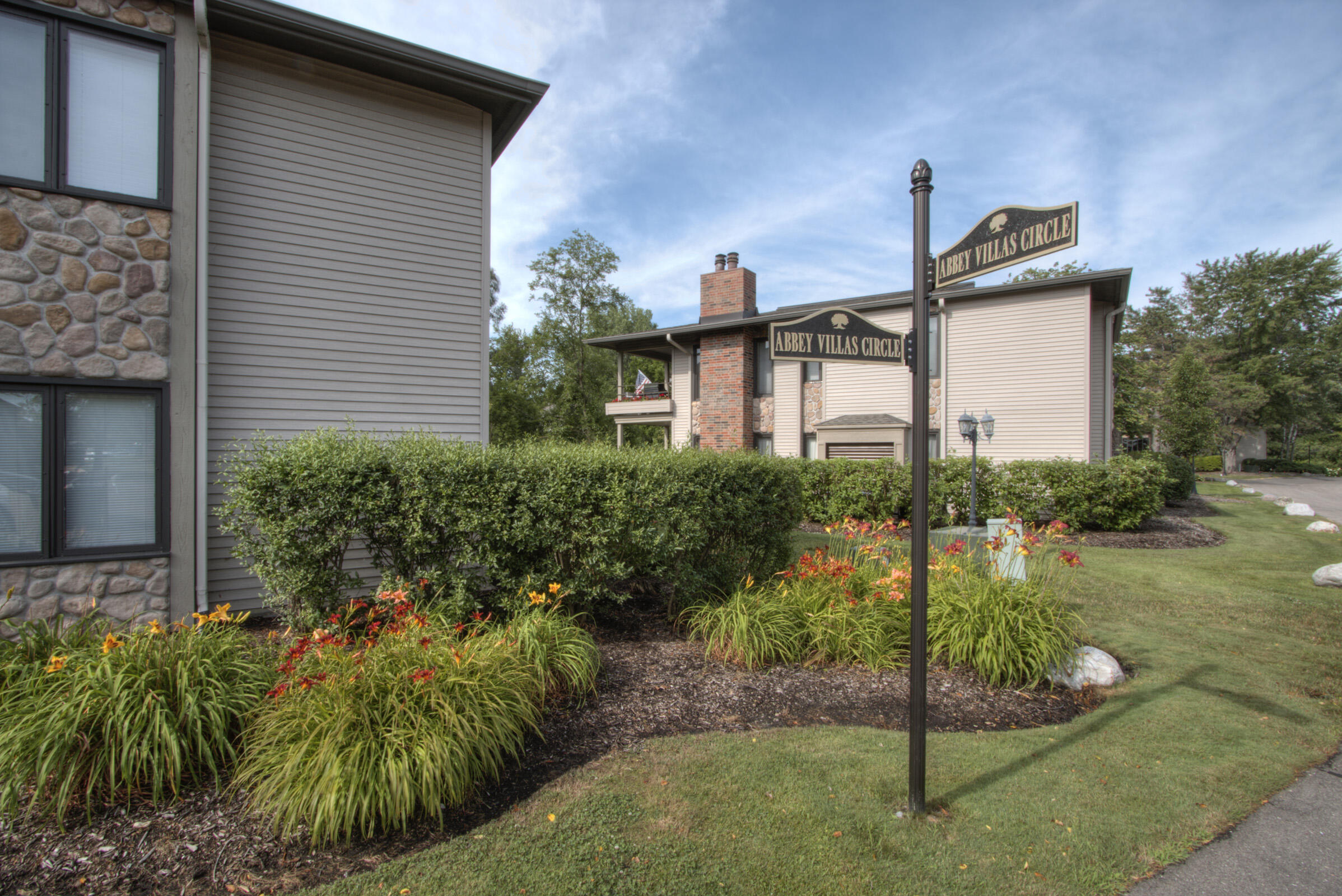 17 Abbey Villa Cir F