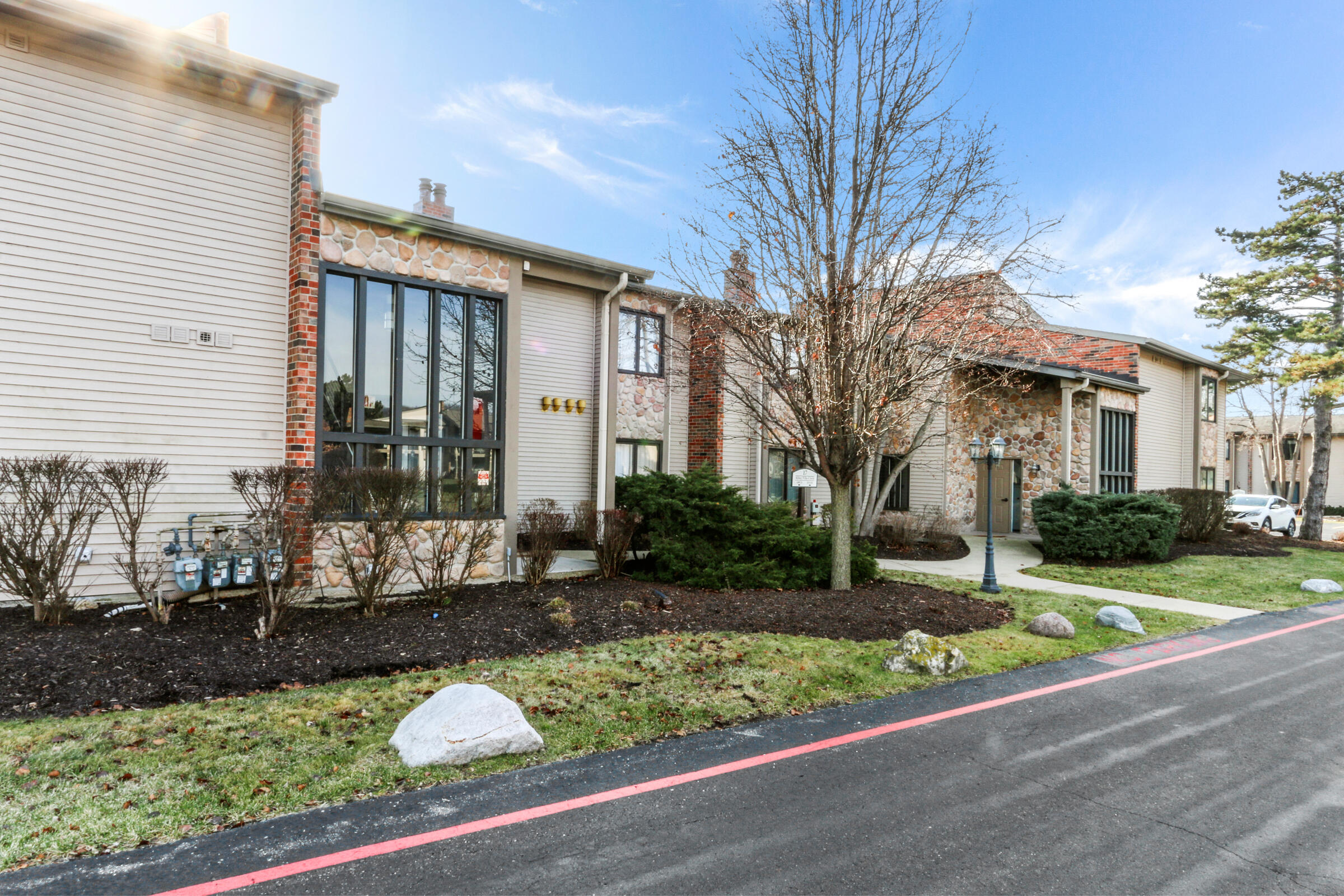 17 Abbey Villa Cir F