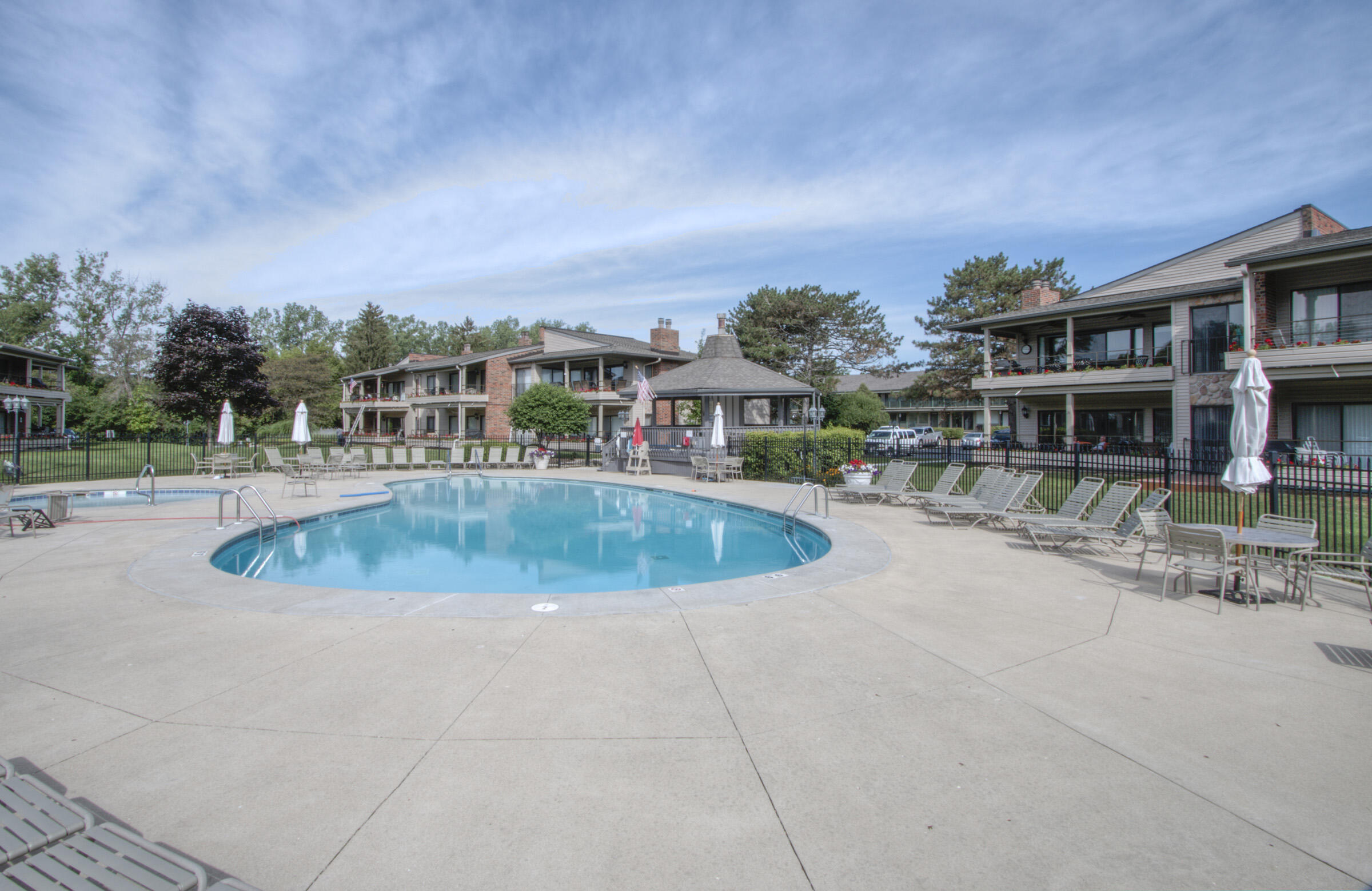 17 Abbey Villa Cir F