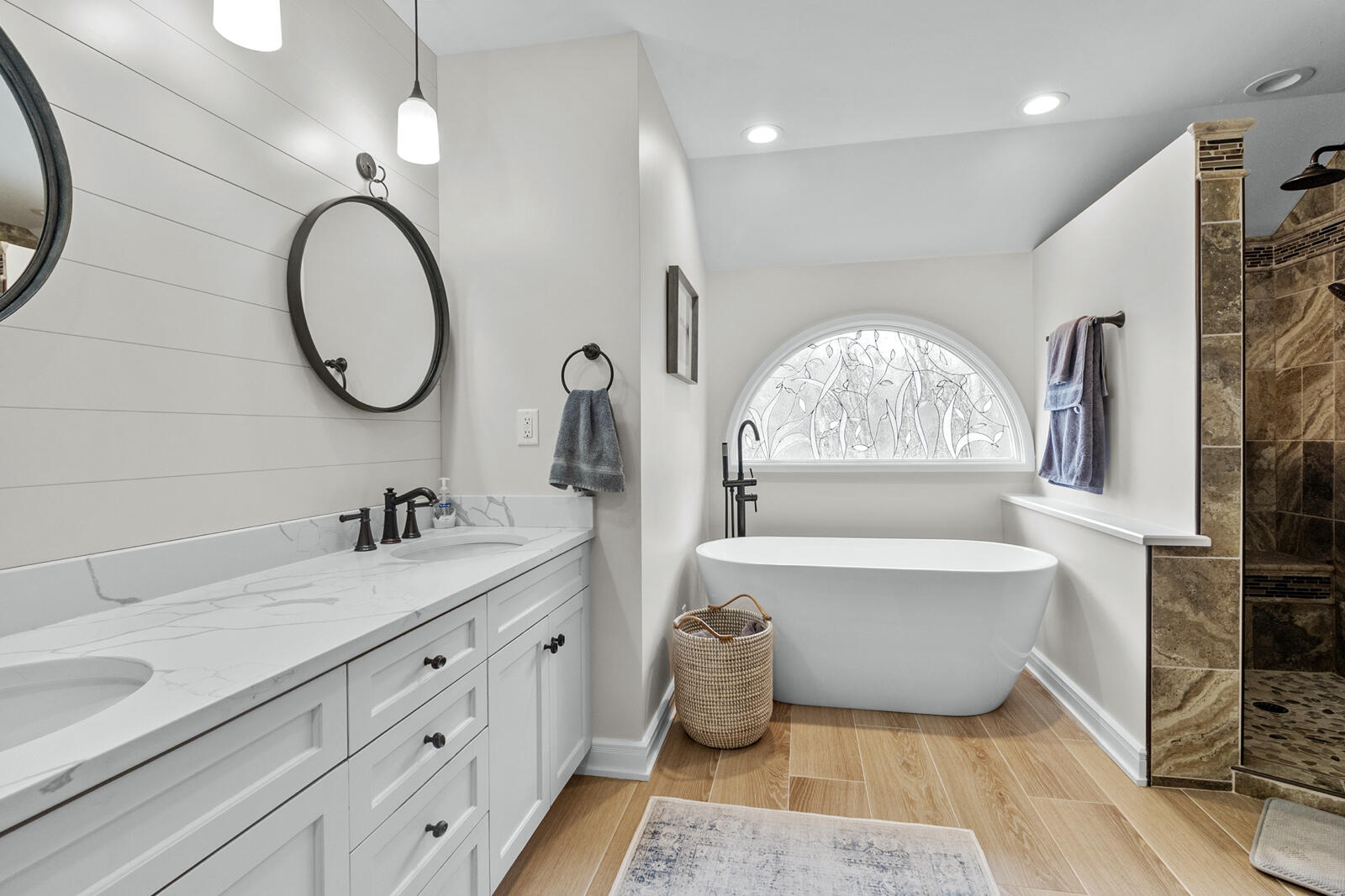 1046 Edinborough Ct 4-03