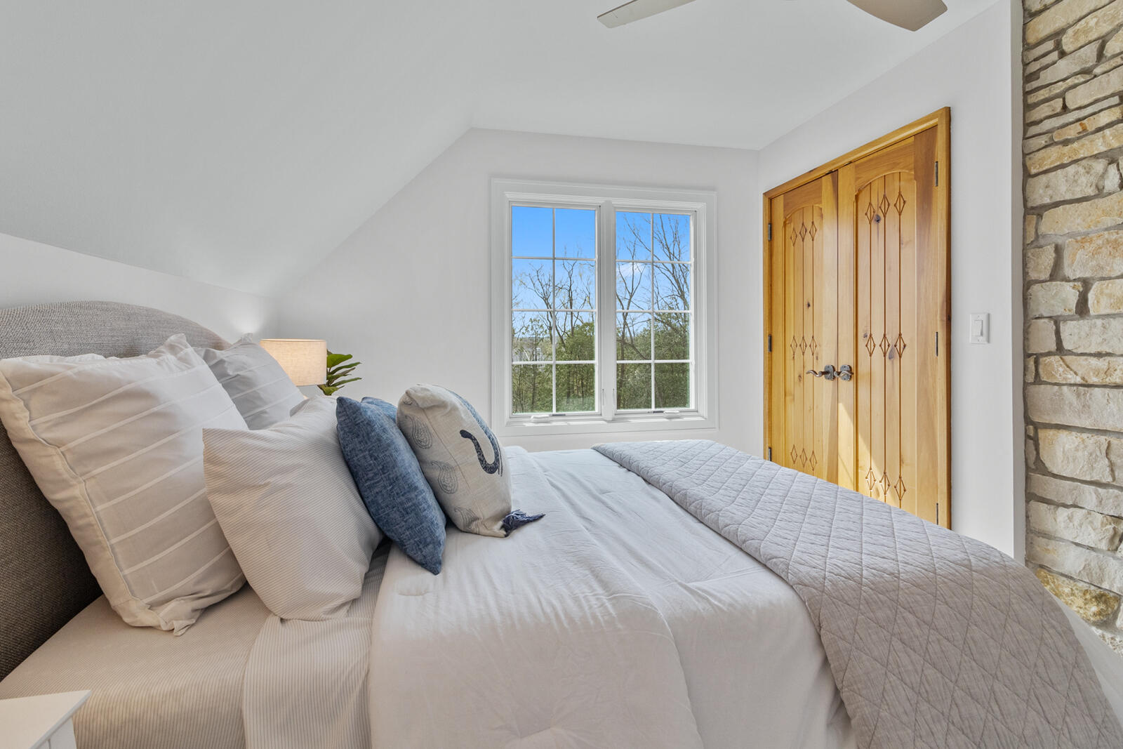 1046 Edinborough Ct 4-03