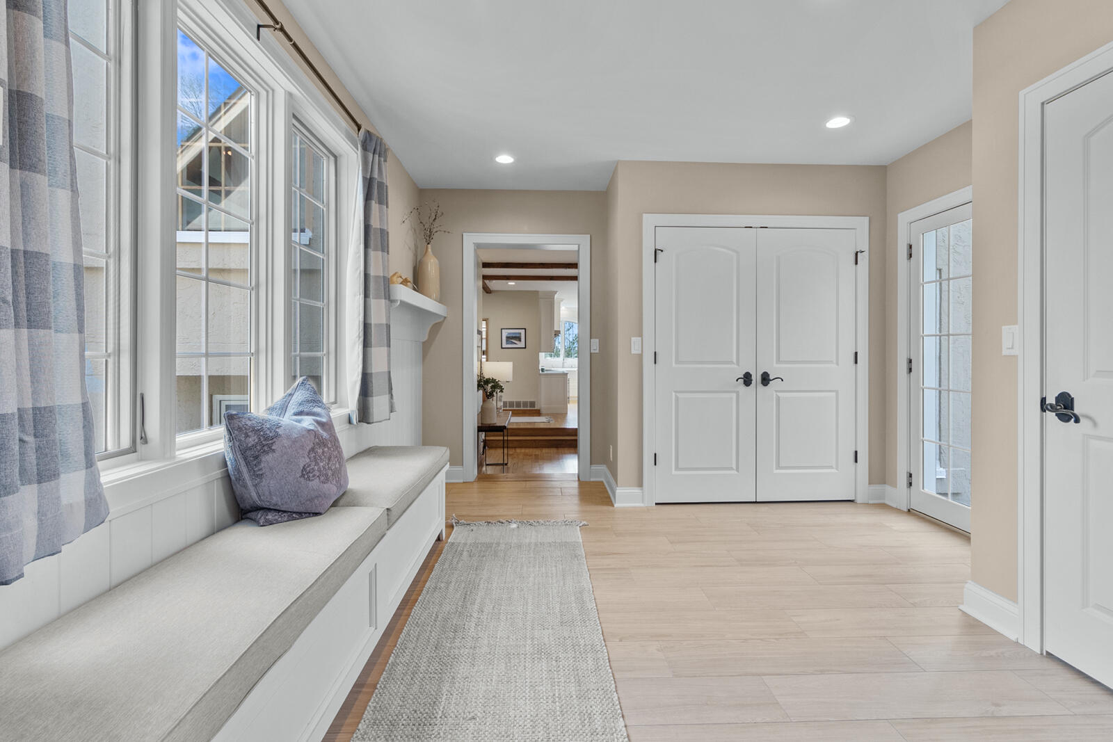 1046 Edinborough Ct 4-03