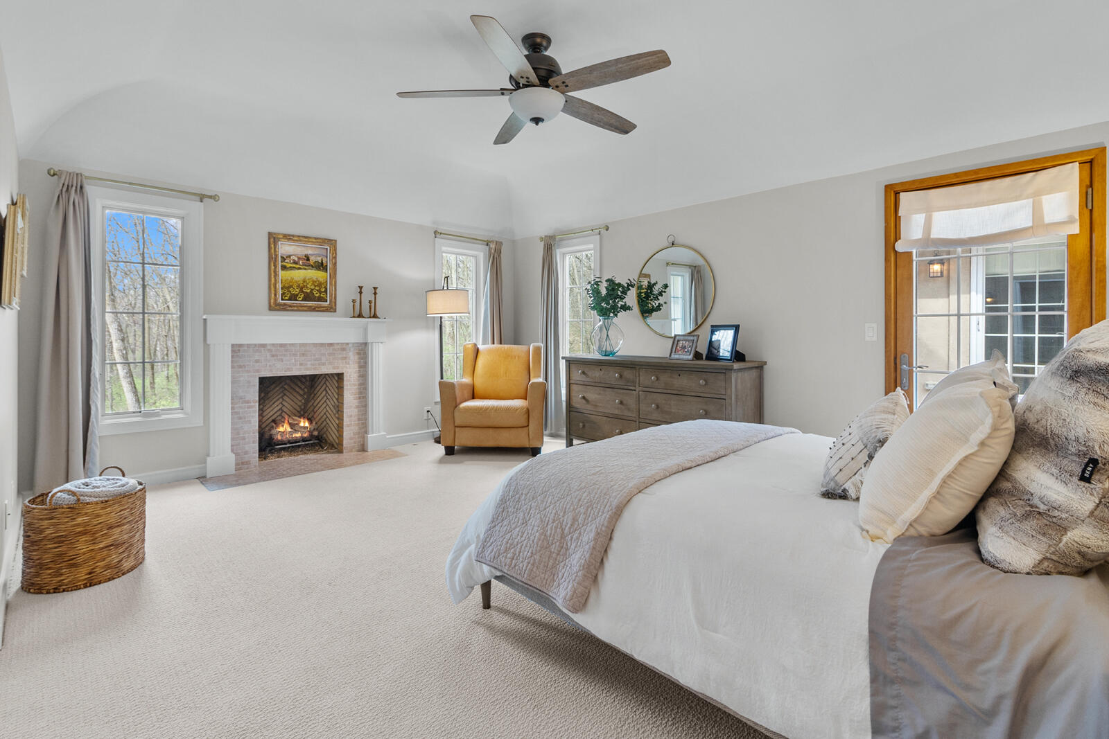 1046 Edinborough Ct 4-03