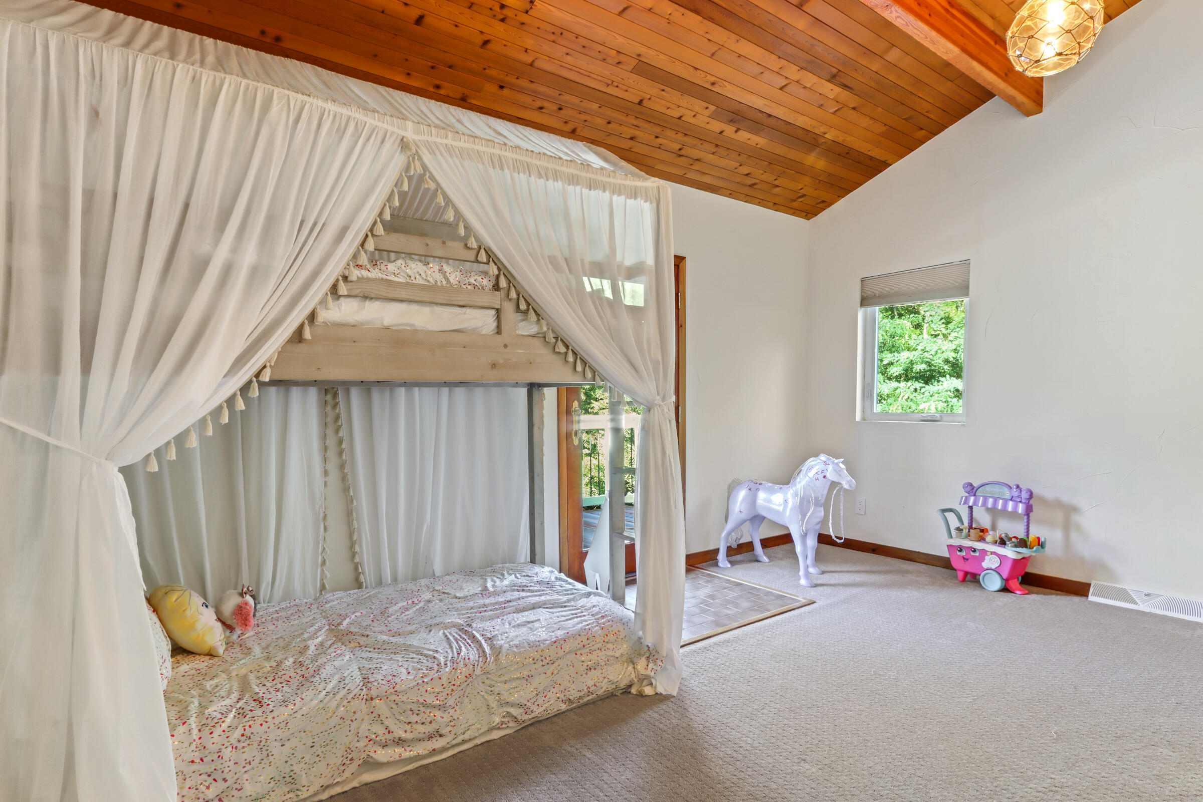 417 N Lower Gardens Rd