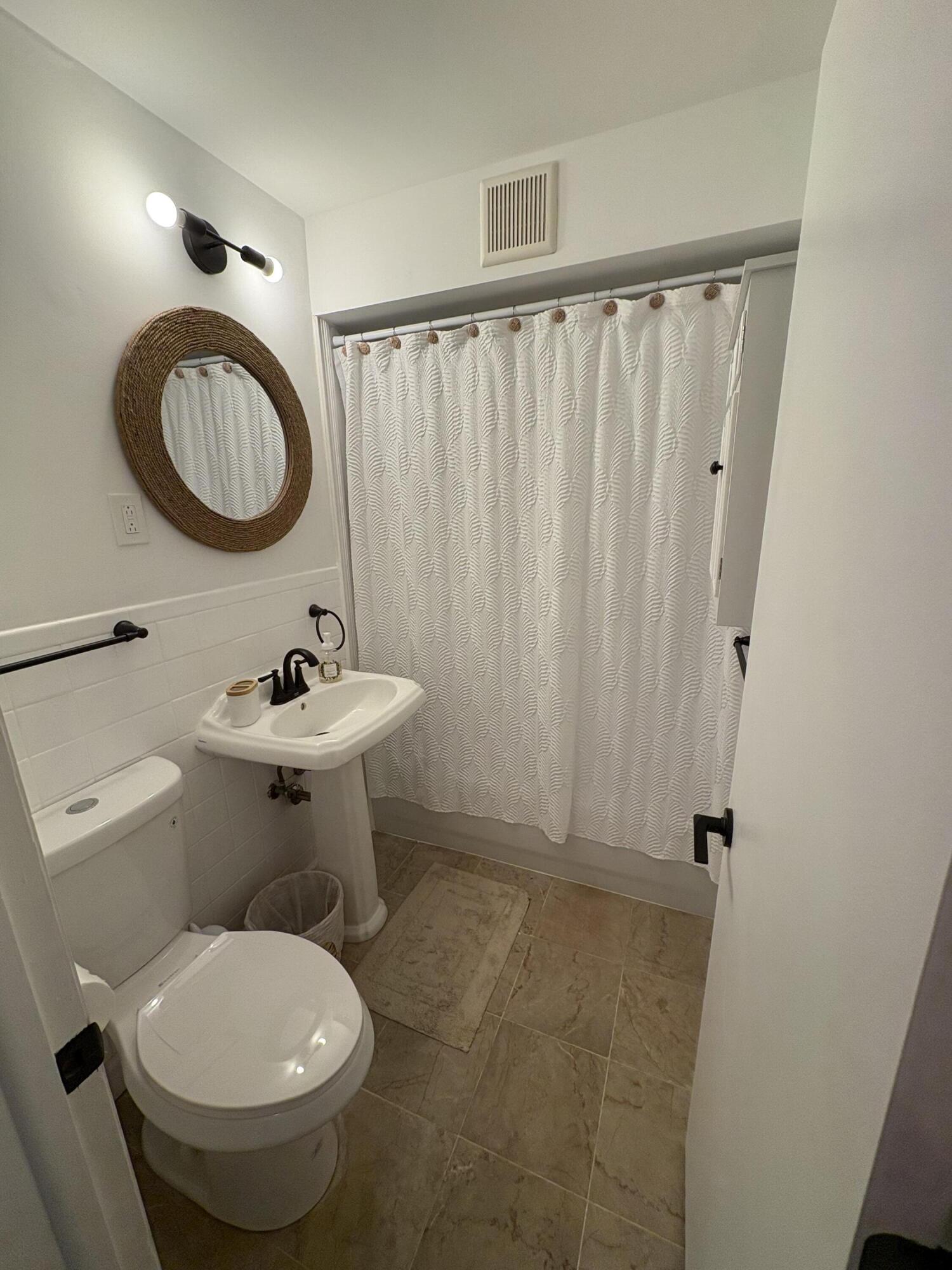 225 Country Club Dr 1-C