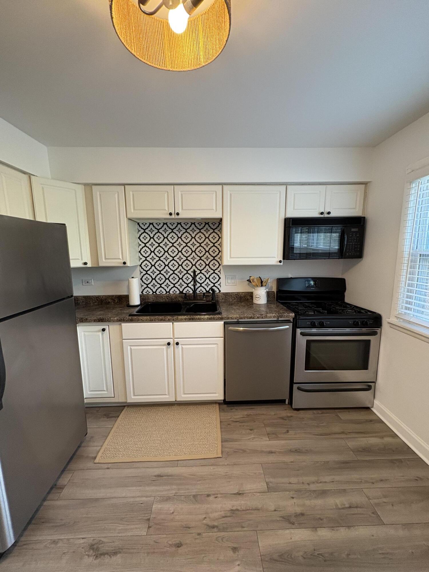 225 Country Club Dr 1-C