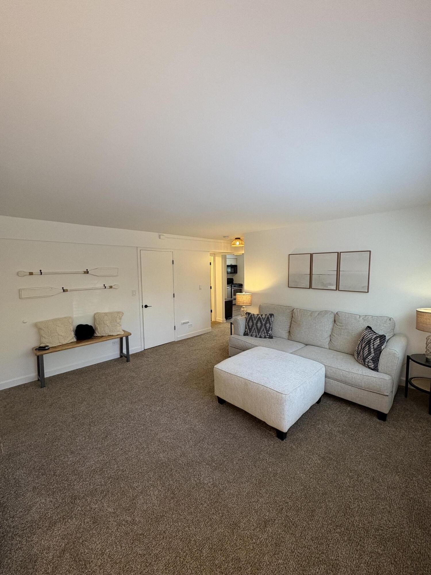 225 Country Club Dr 1-C