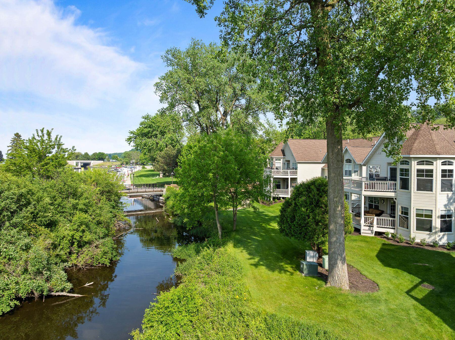 102 Abbey Ridge Ct Unit: 102