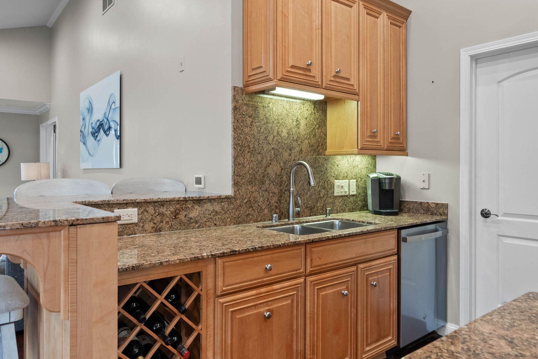 102 Abbey Ridge Ct Unit: 102