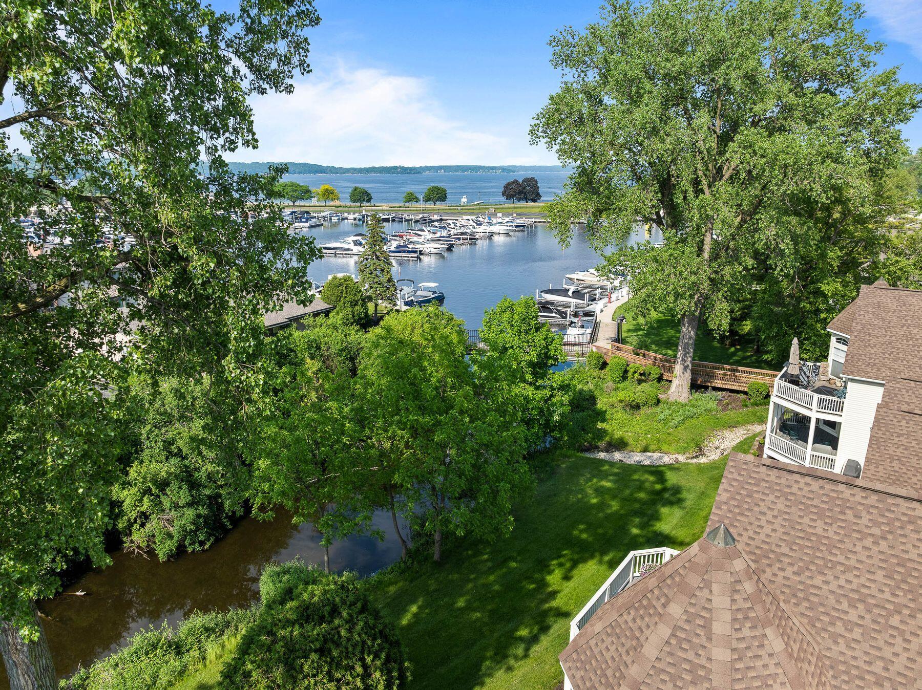 102 Abbey Ridge Ct Unit: 102