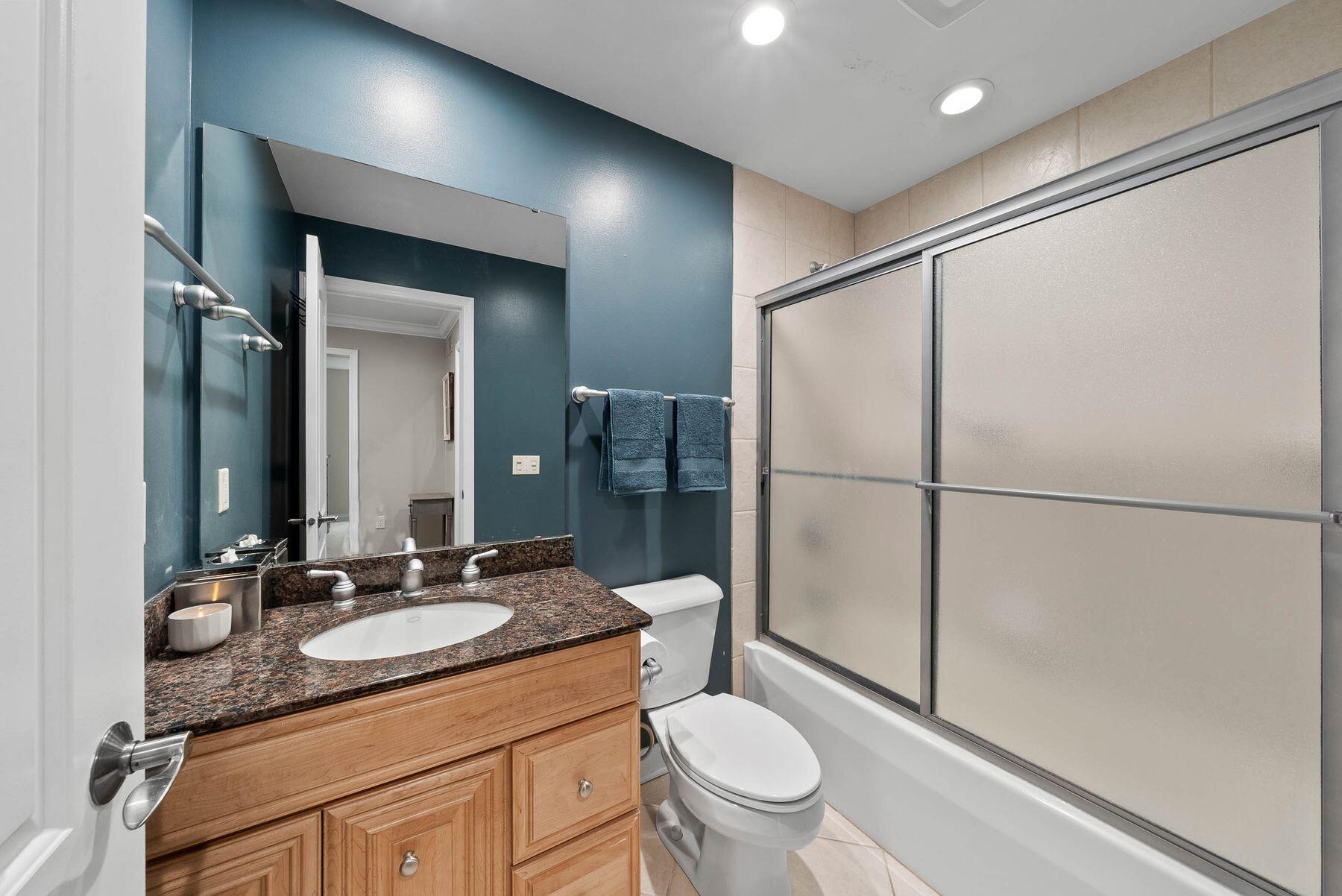 102 Abbey Ridge Ct Unit: 102