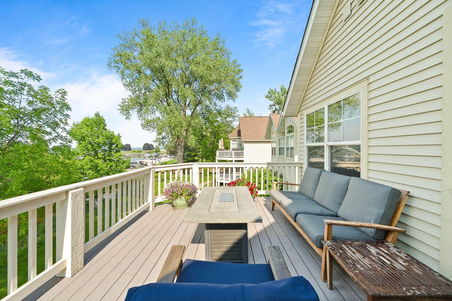 102 Abbey Ridge Ct Unit: 102