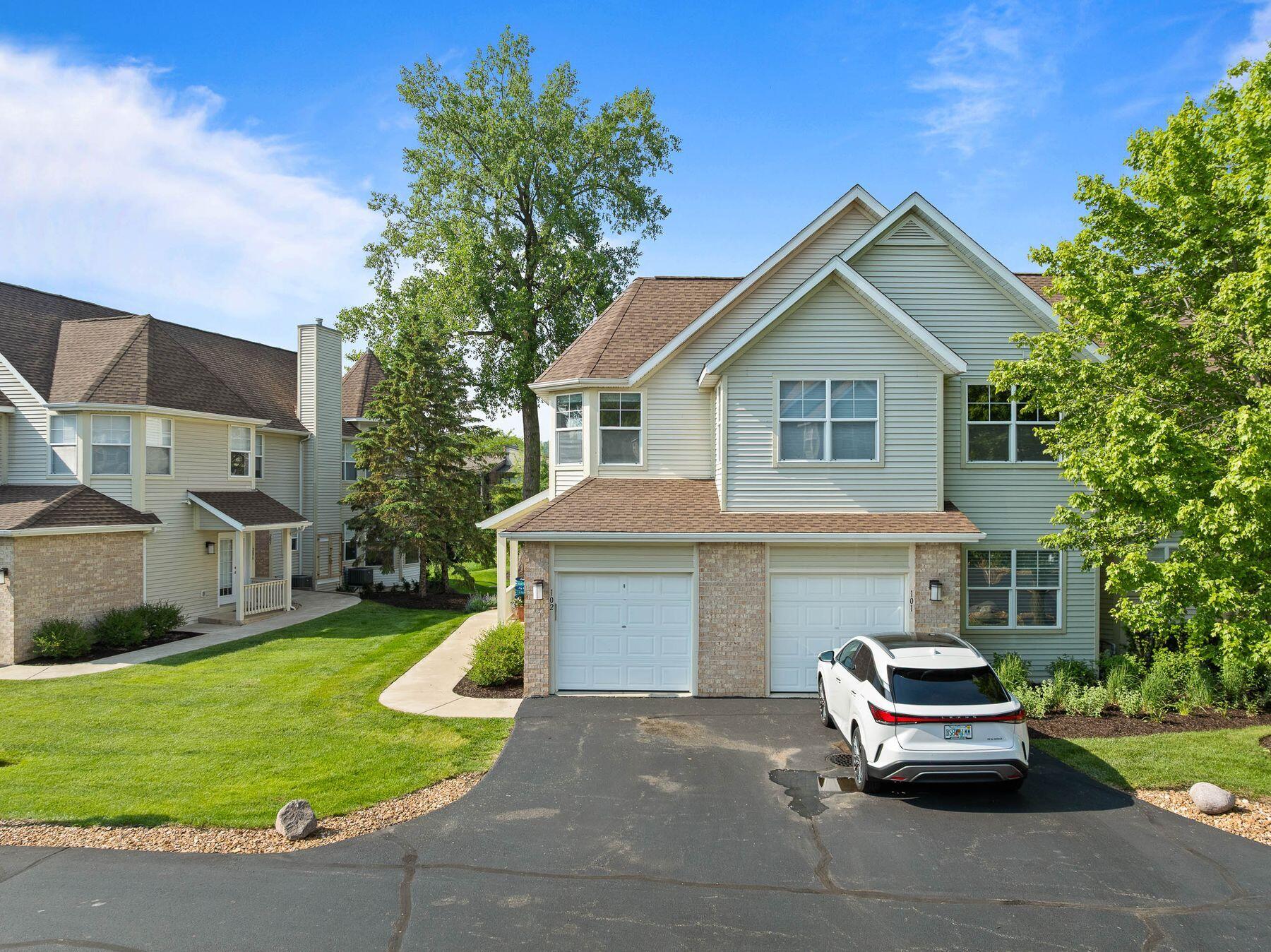 102 Abbey Ridge Ct Unit: 102