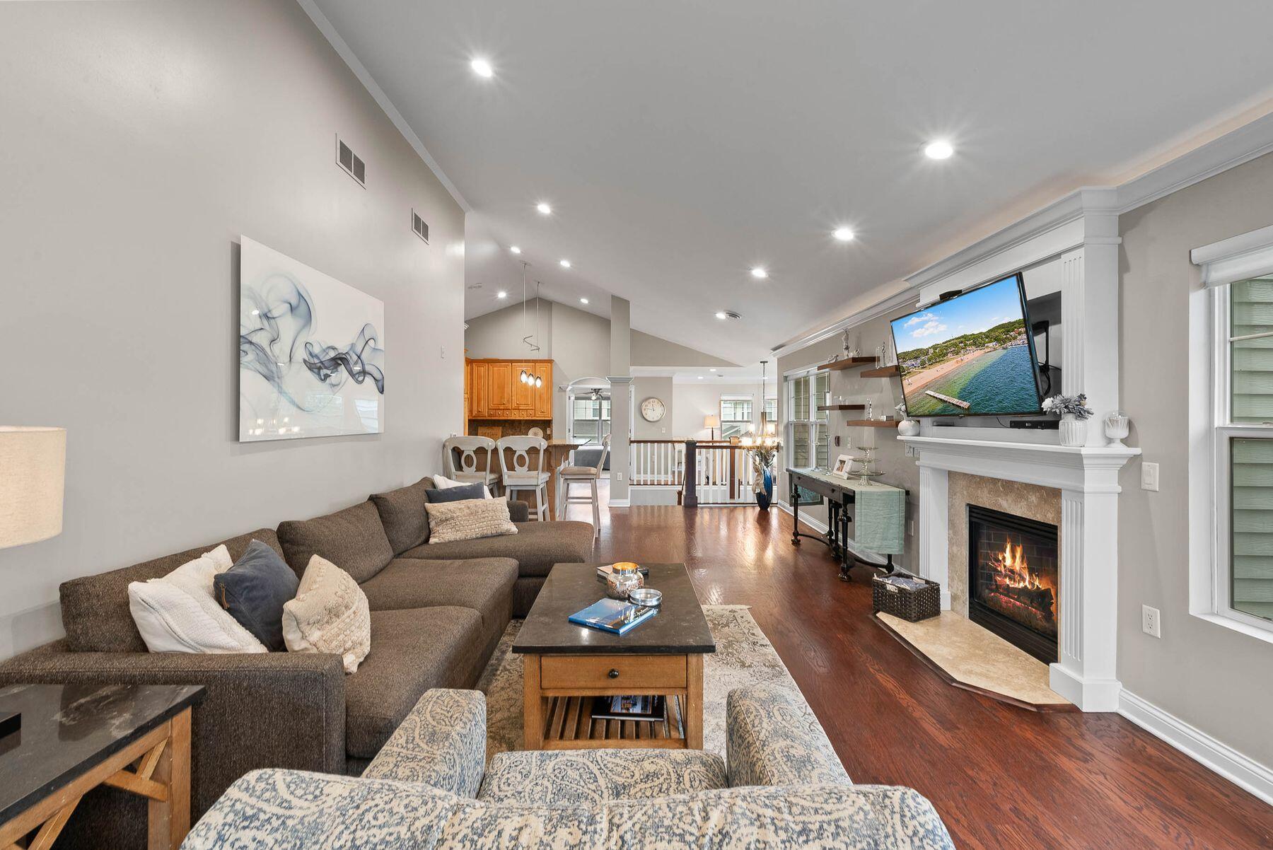 102 Abbey Ridge Ct Unit: 102