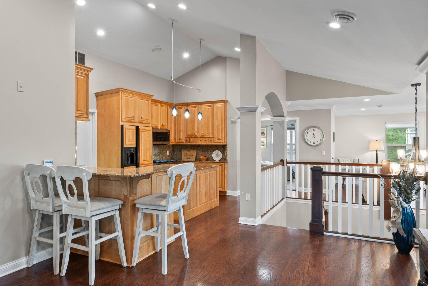 102 Abbey Ridge Ct Unit: 102