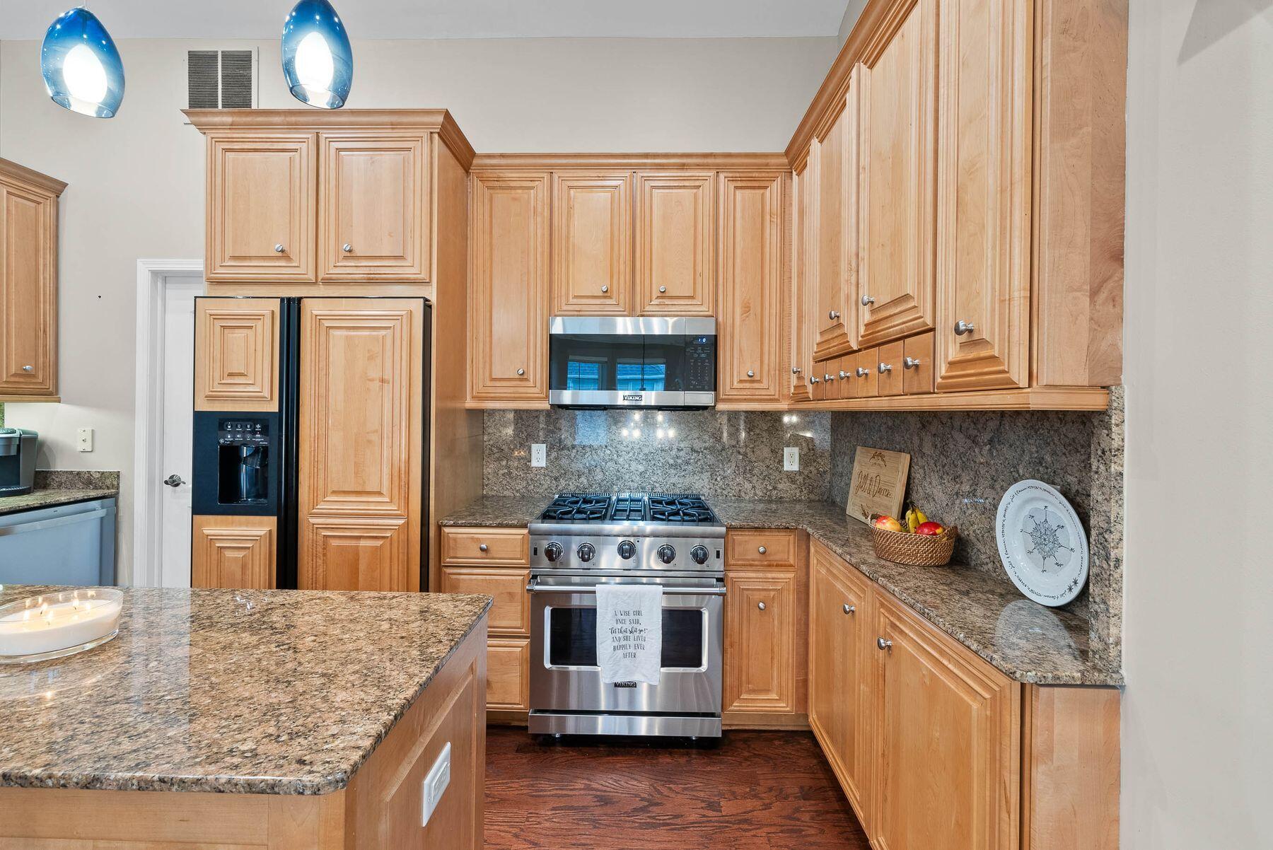 102 Abbey Ridge Ct Unit: 102