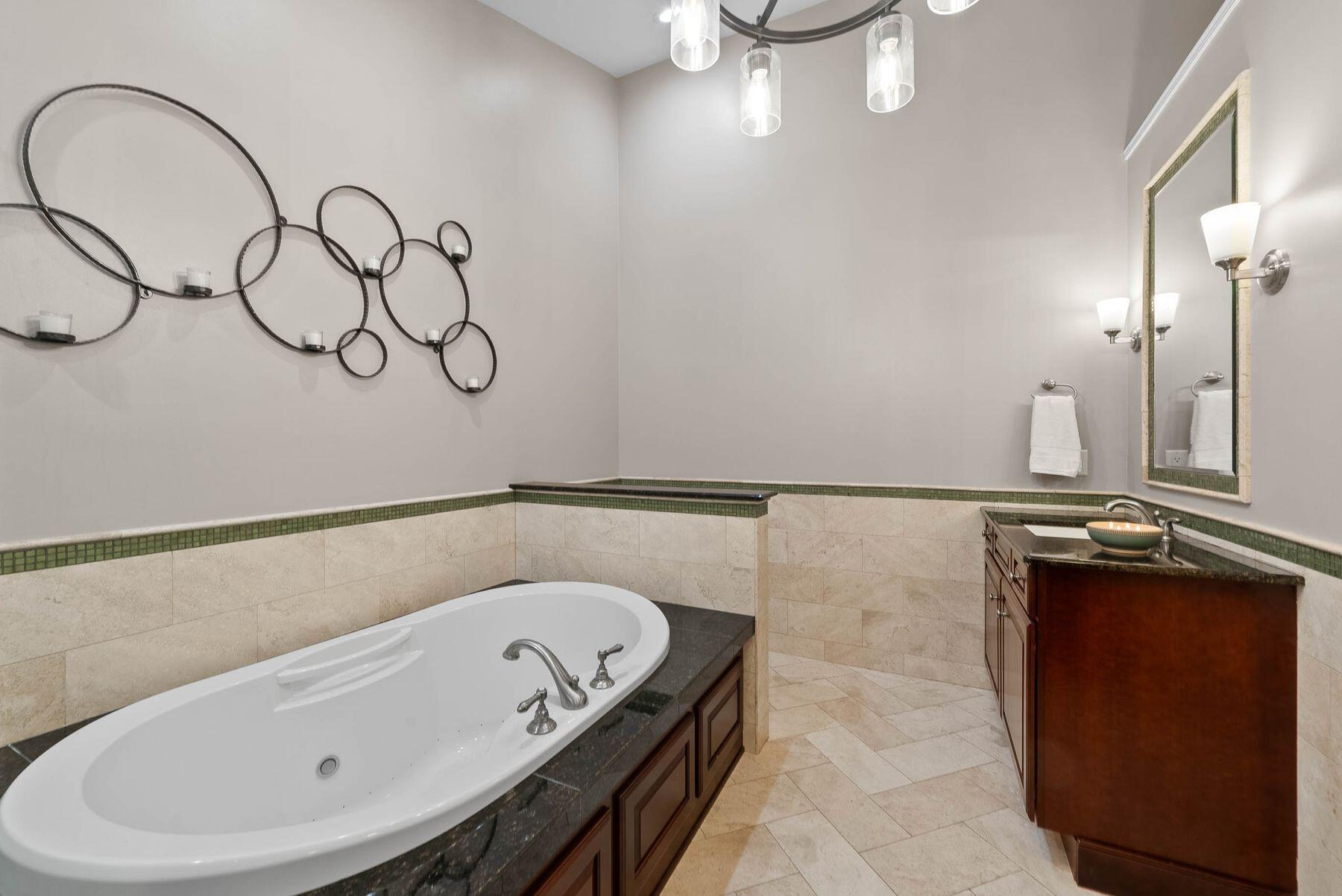 102 Abbey Ridge Ct Unit: 102