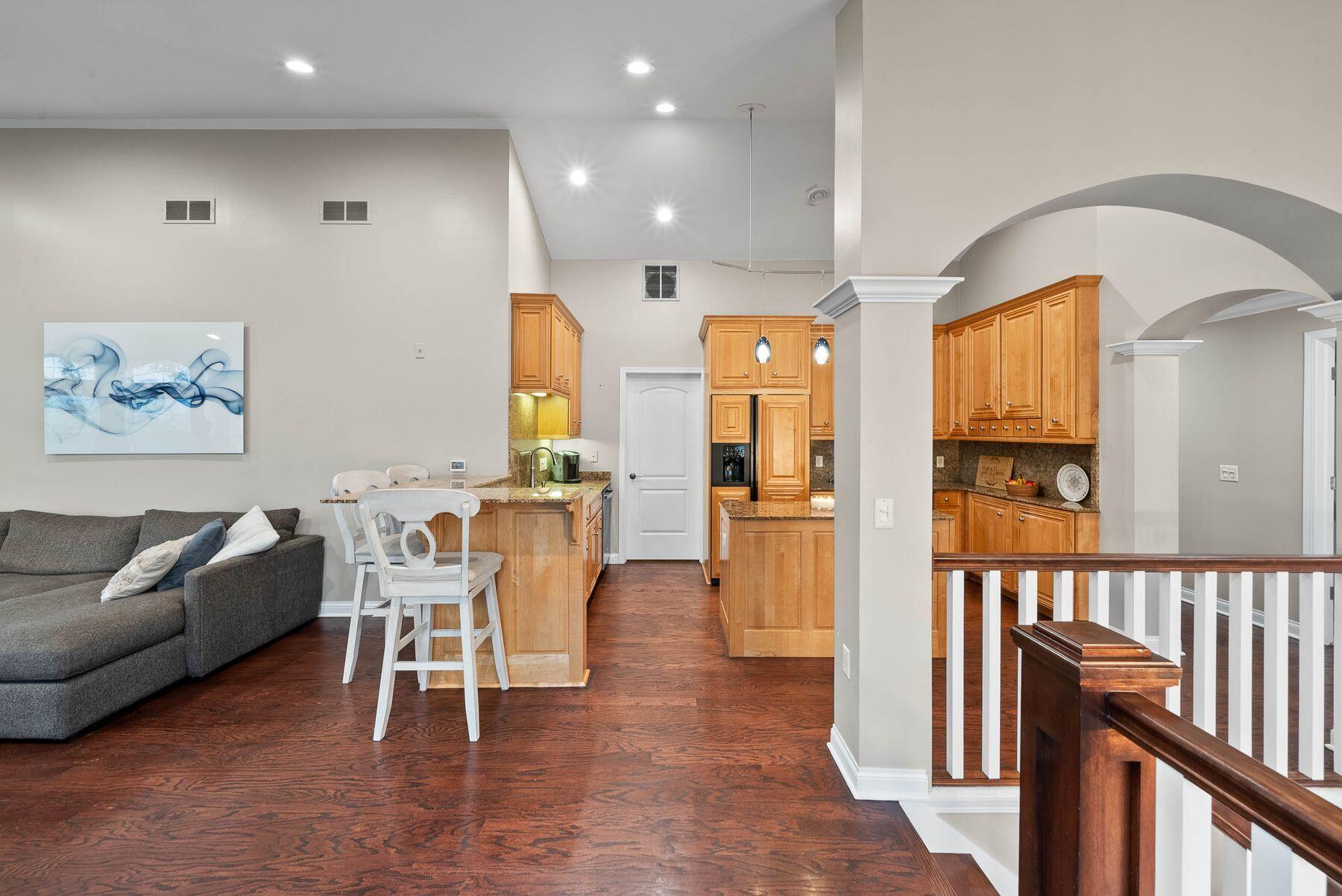 102 Abbey Ridge Ct Unit: 102