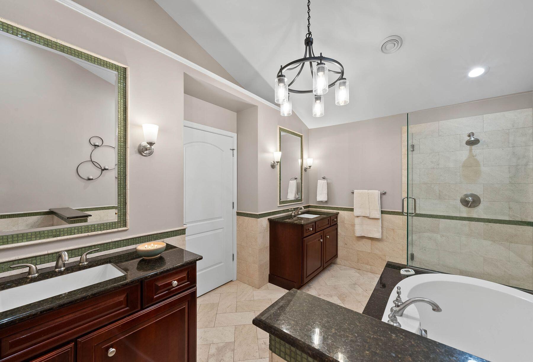 102 Abbey Ridge Ct Unit: 102