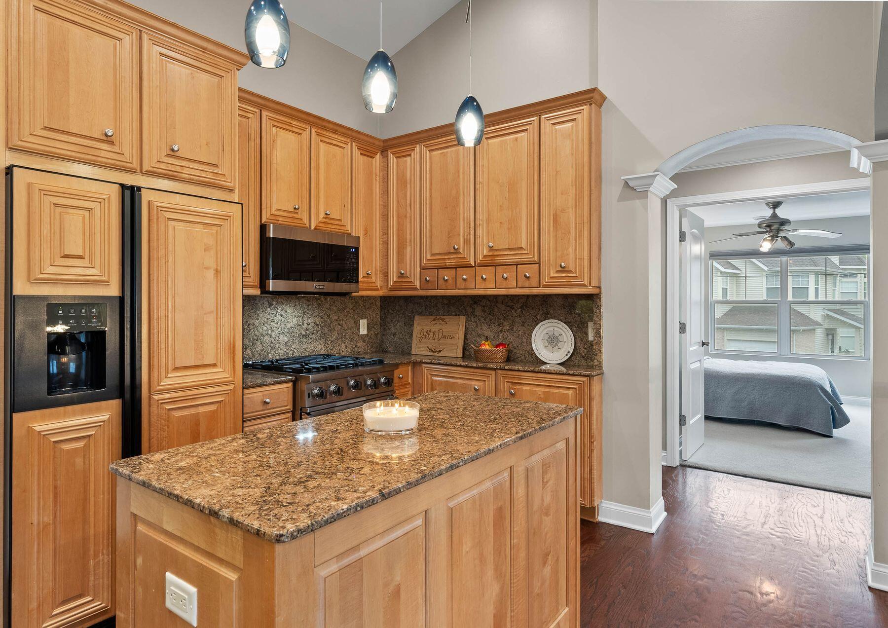 102 Abbey Ridge Ct Unit: 102