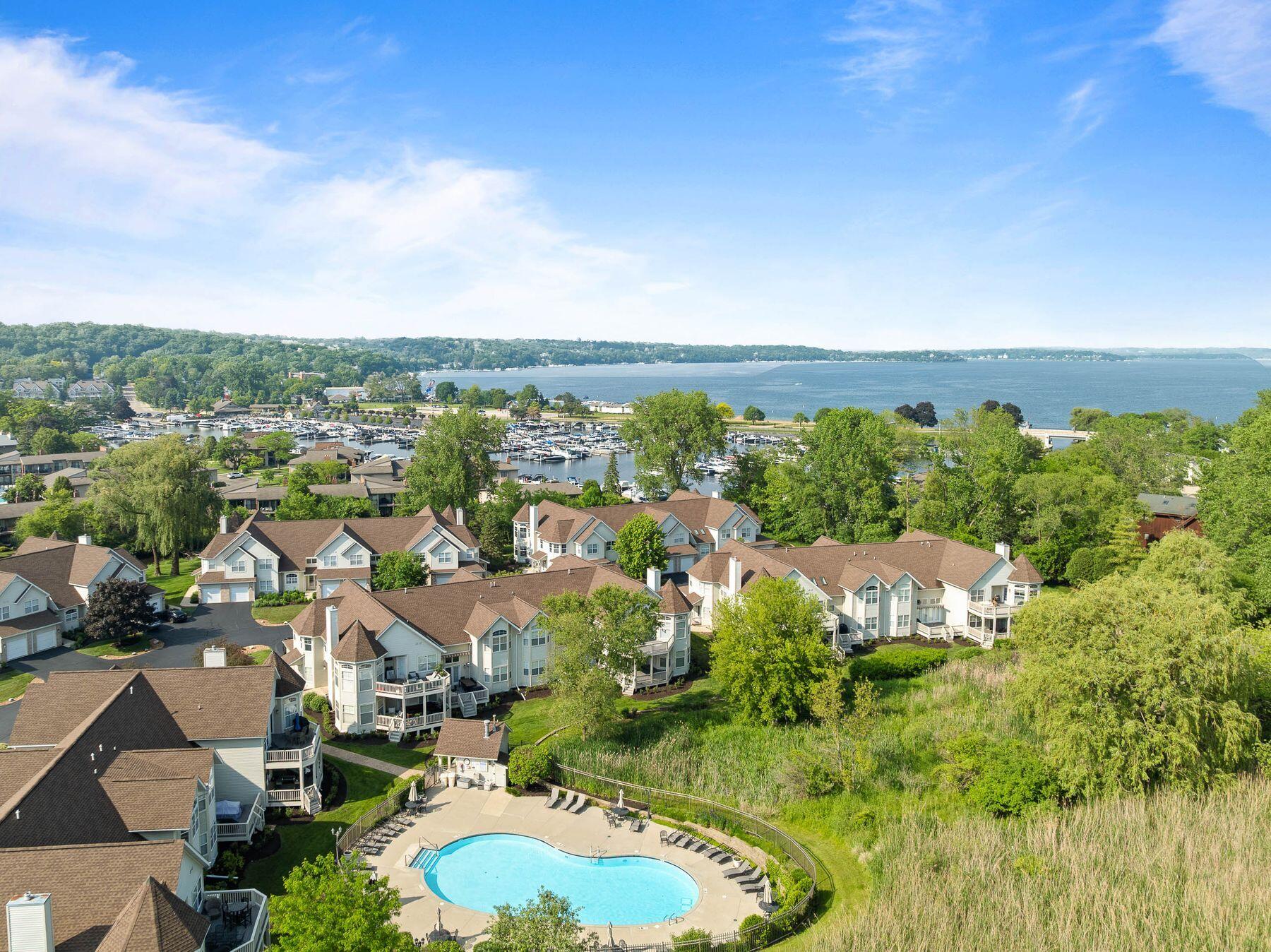 102 Abbey Ridge Ct Unit: 102