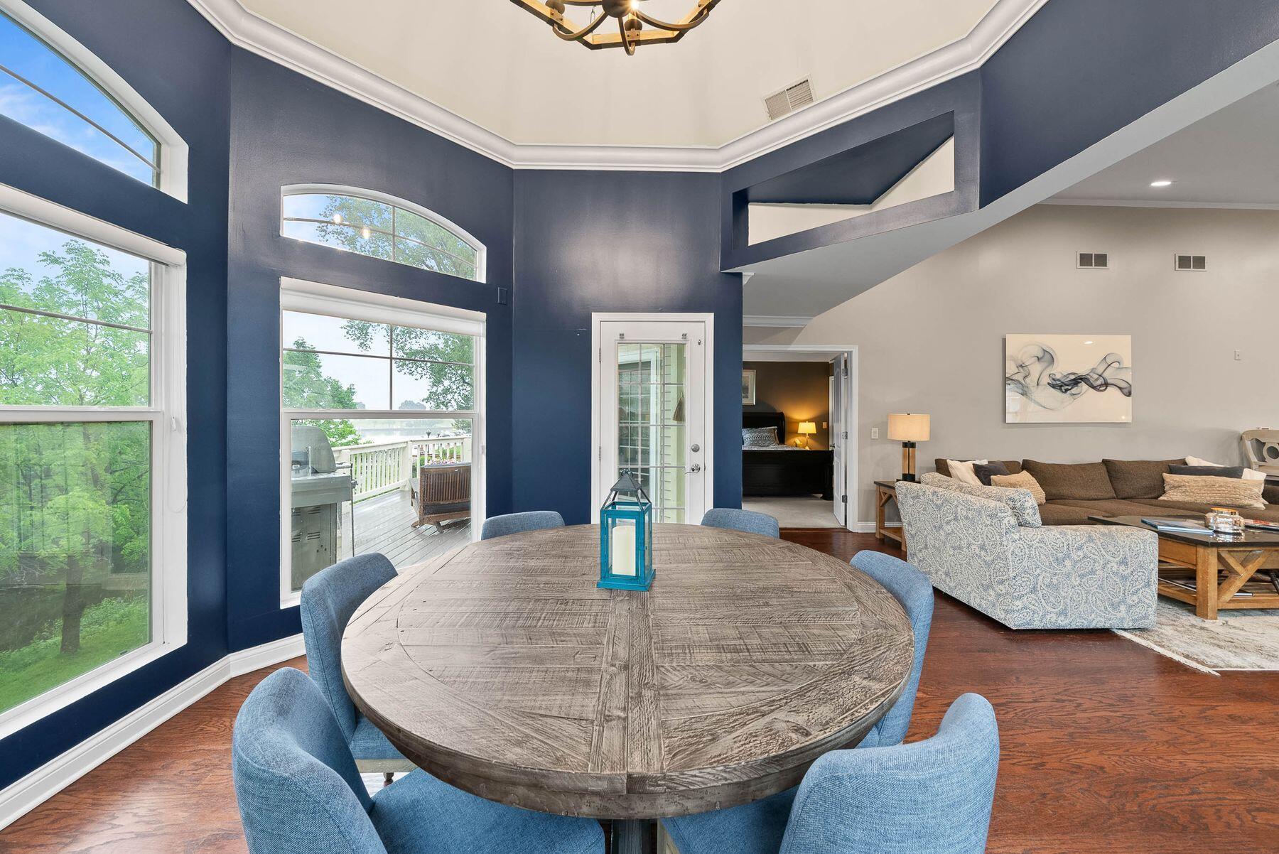 102 Abbey Ridge Ct Unit: 102