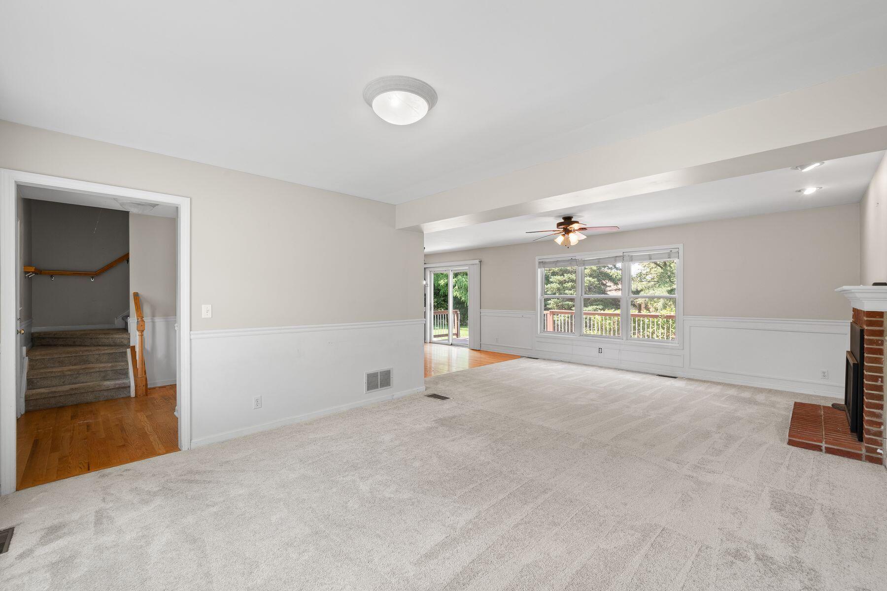 406 Lakewood Dr