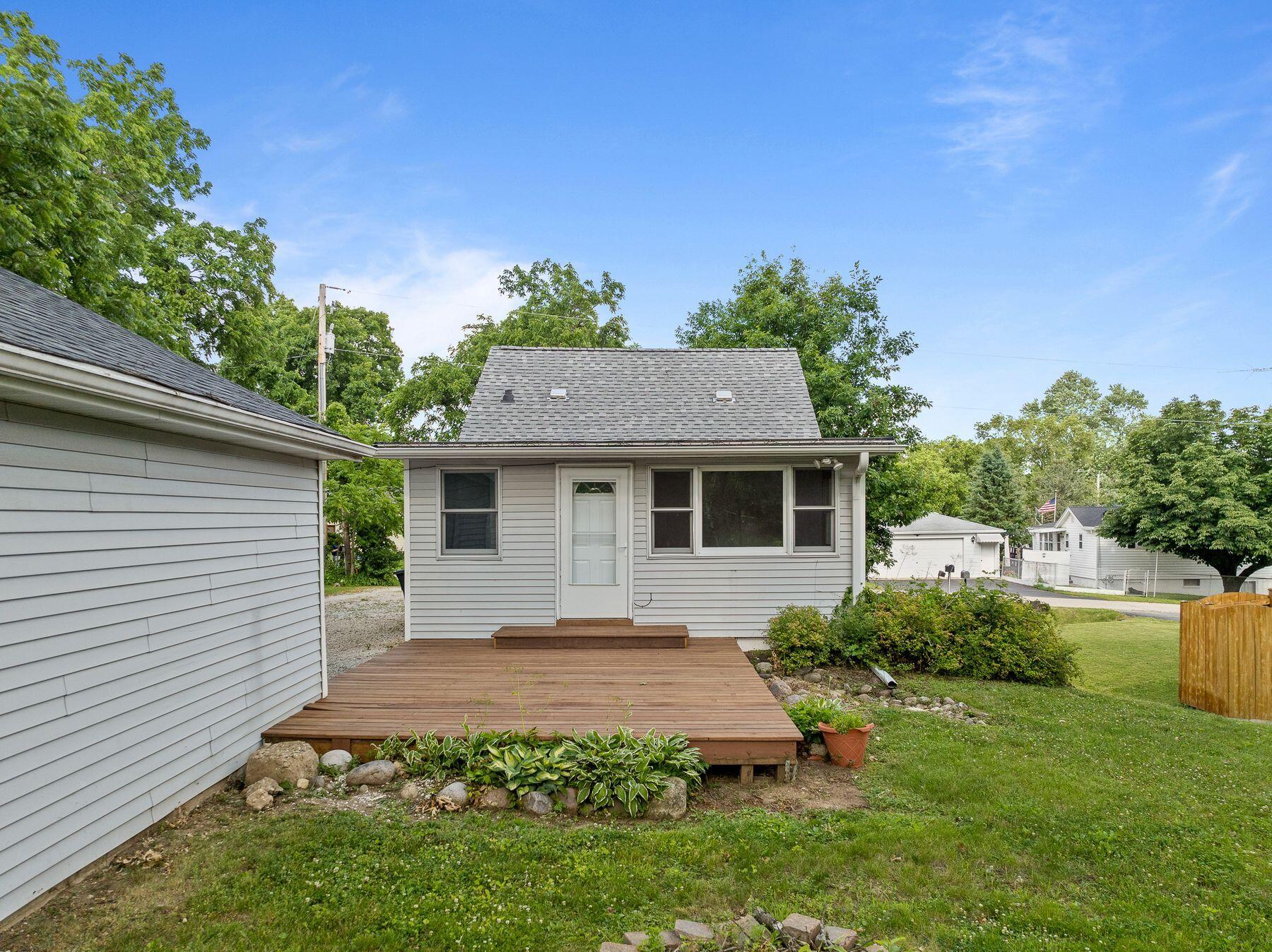 N3335 University Rd