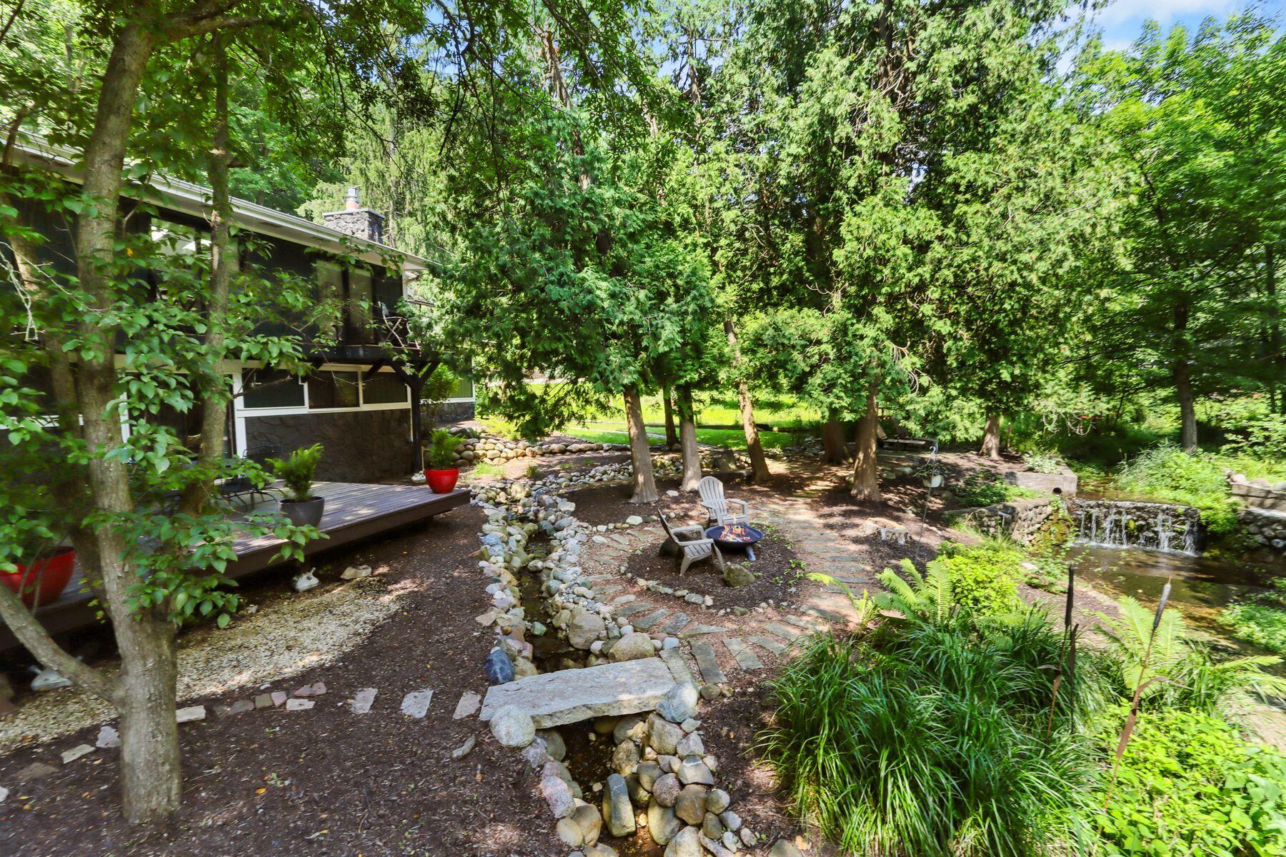 350 S Lower Gardens Rd