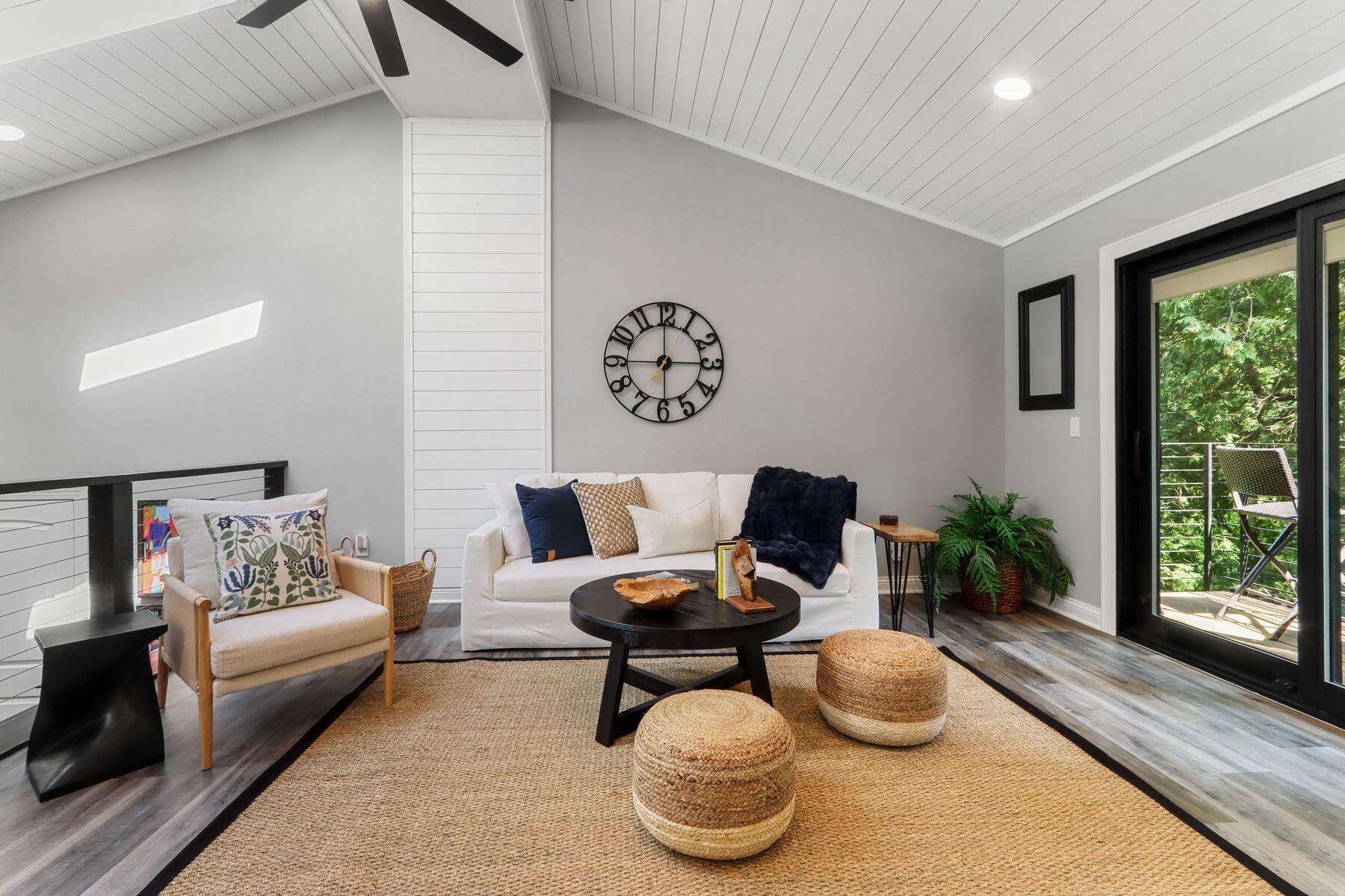 350 S Lower Gardens Rd