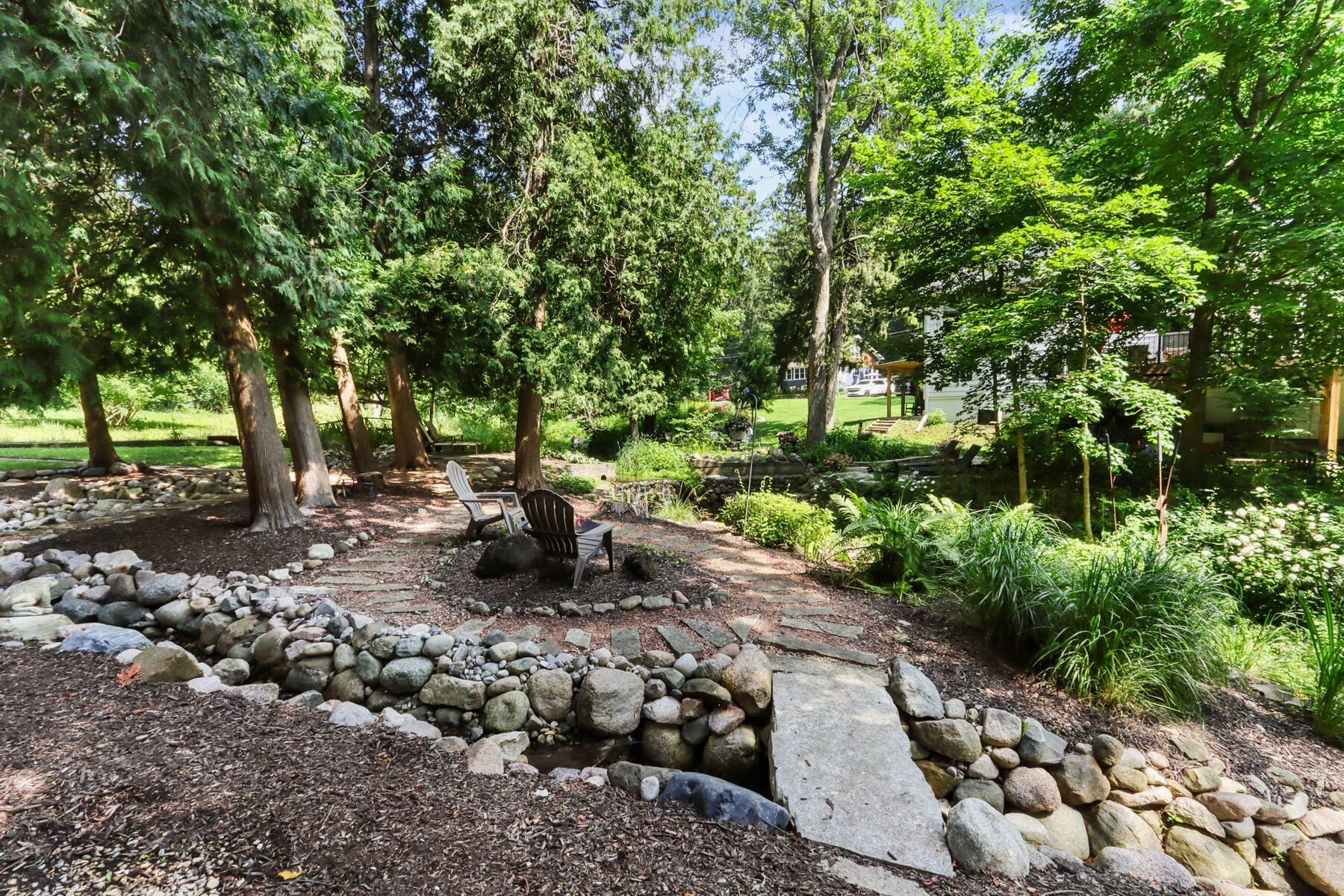 350 S Lower Gardens Rd