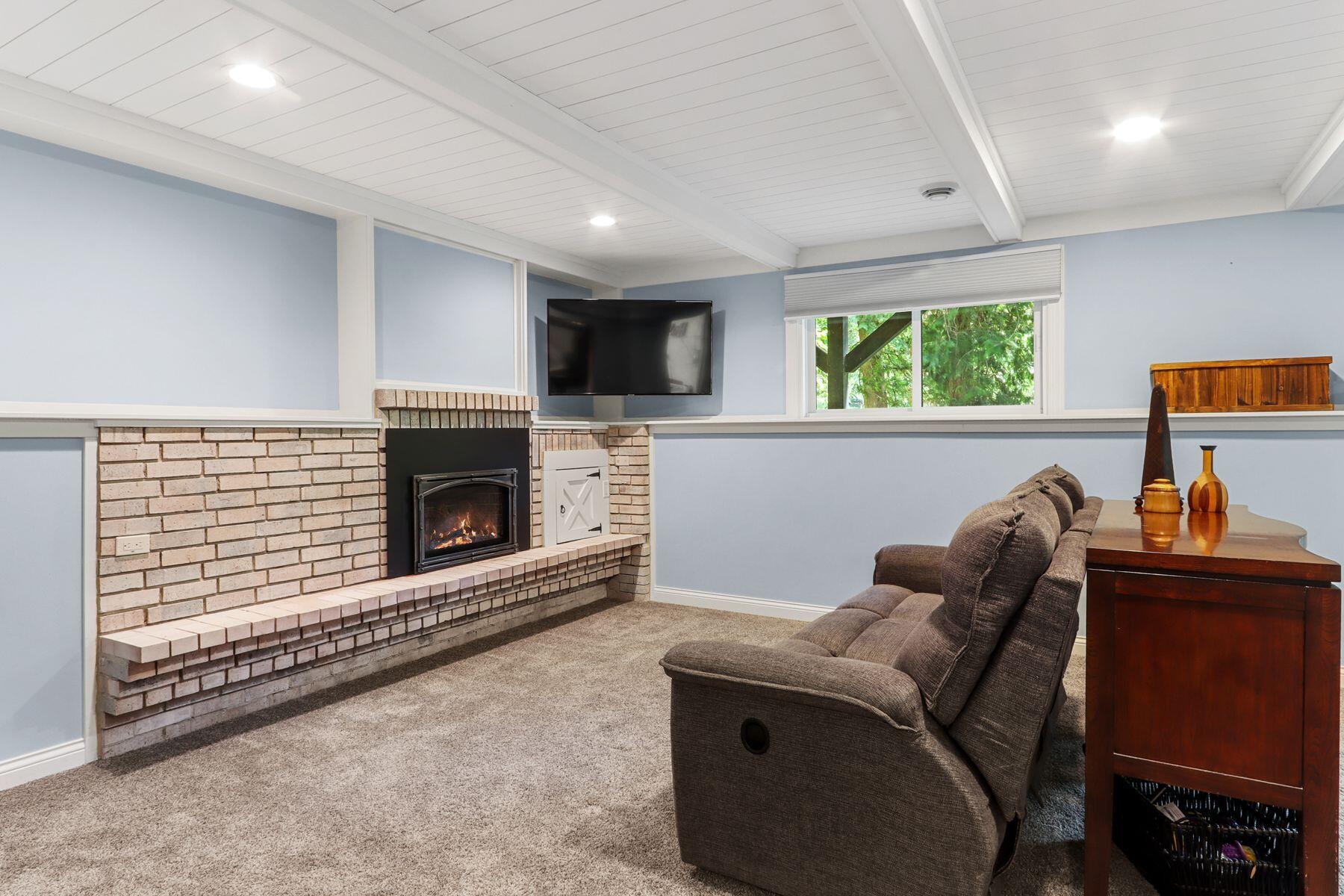 350 S Lower Gardens Rd