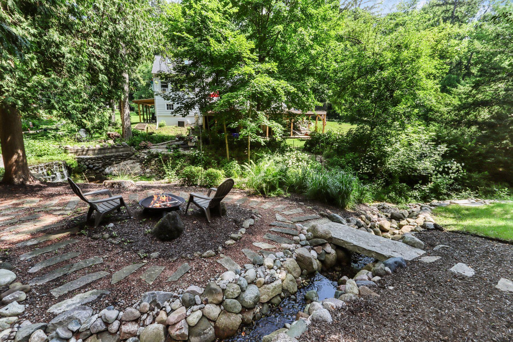 350 S Lower Gardens Rd