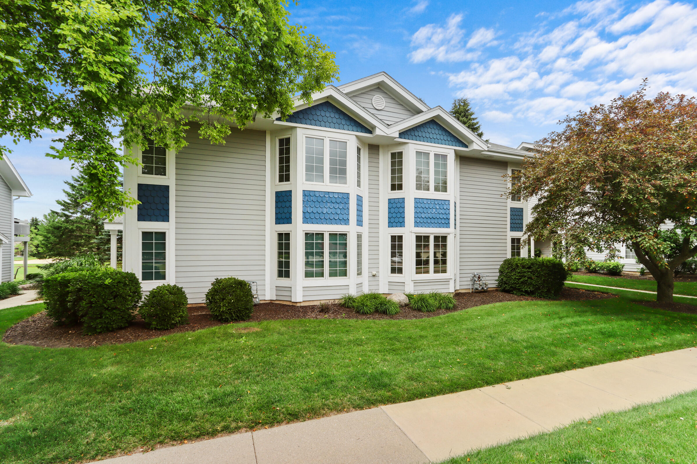 604 Geneva National Ave N Unit: 6-46