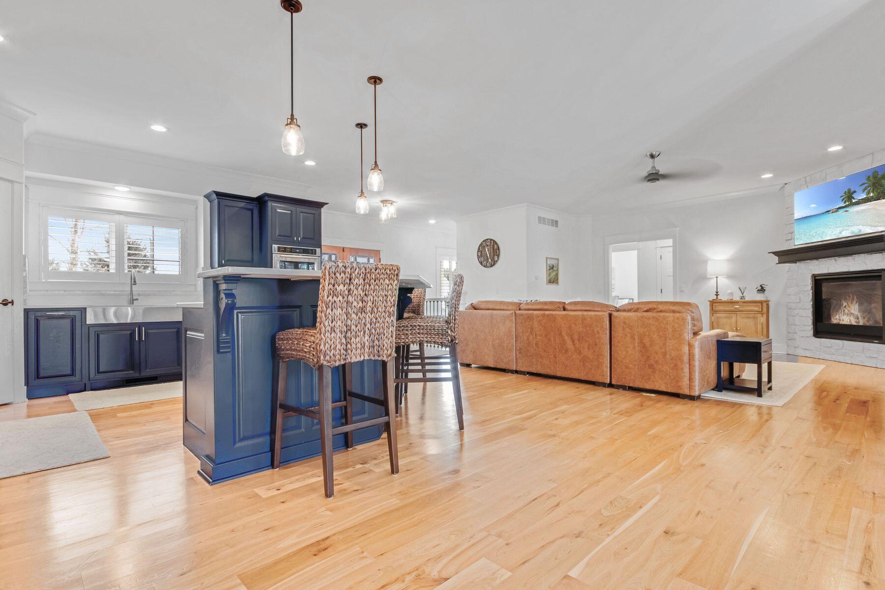 833 Red Hawk Dr