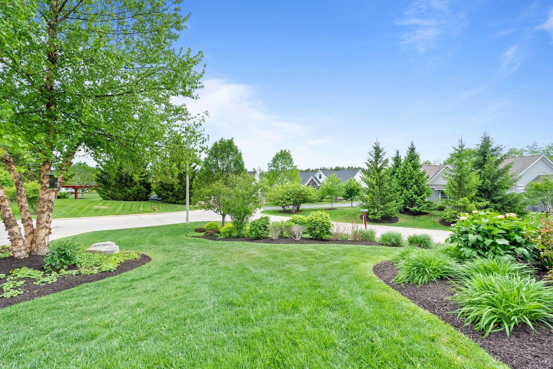833 Red Hawk Dr