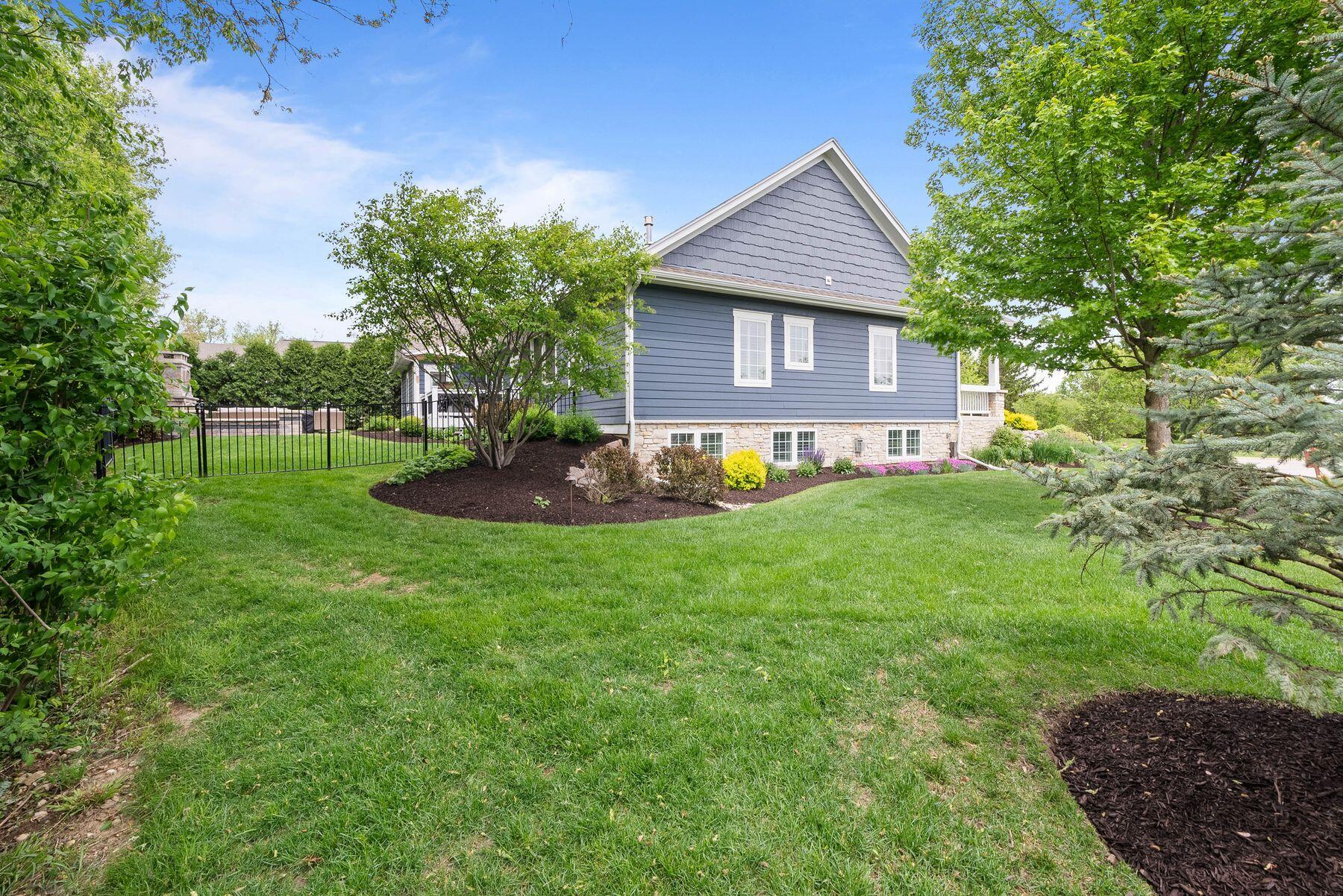 833 Red Hawk Dr