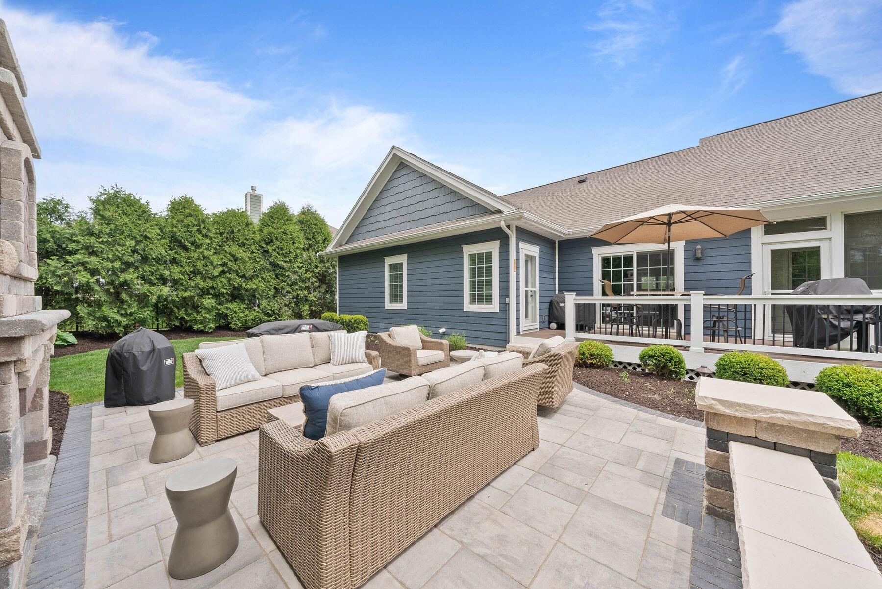 833 Red Hawk Dr