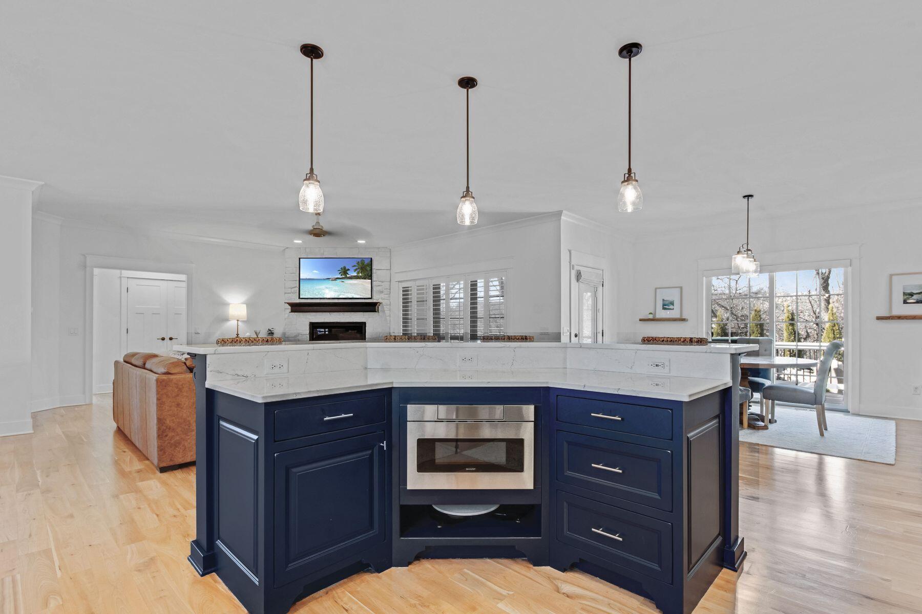 833 Red Hawk Dr