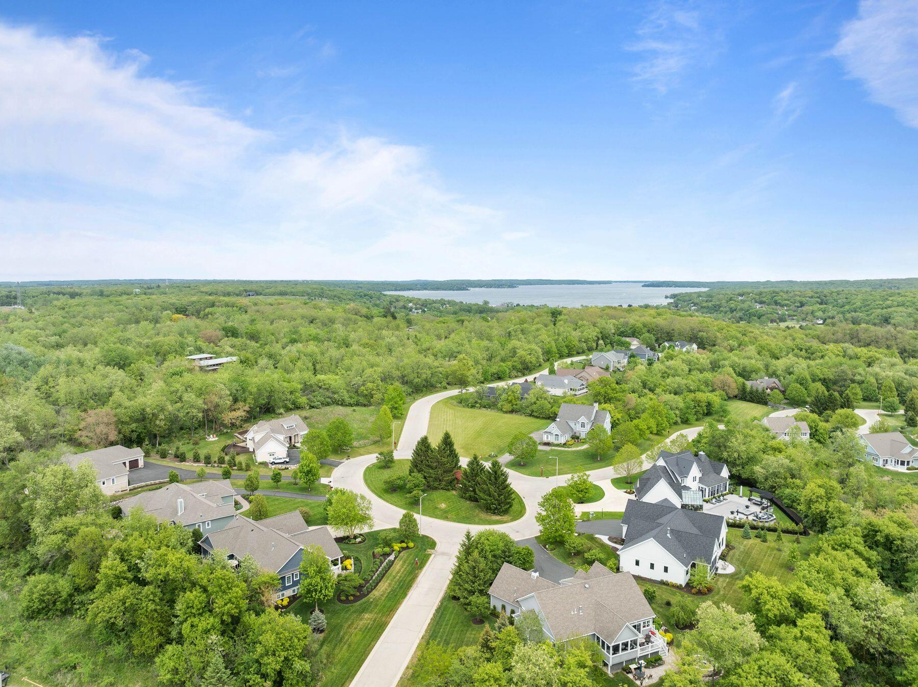 833 Red Hawk Dr