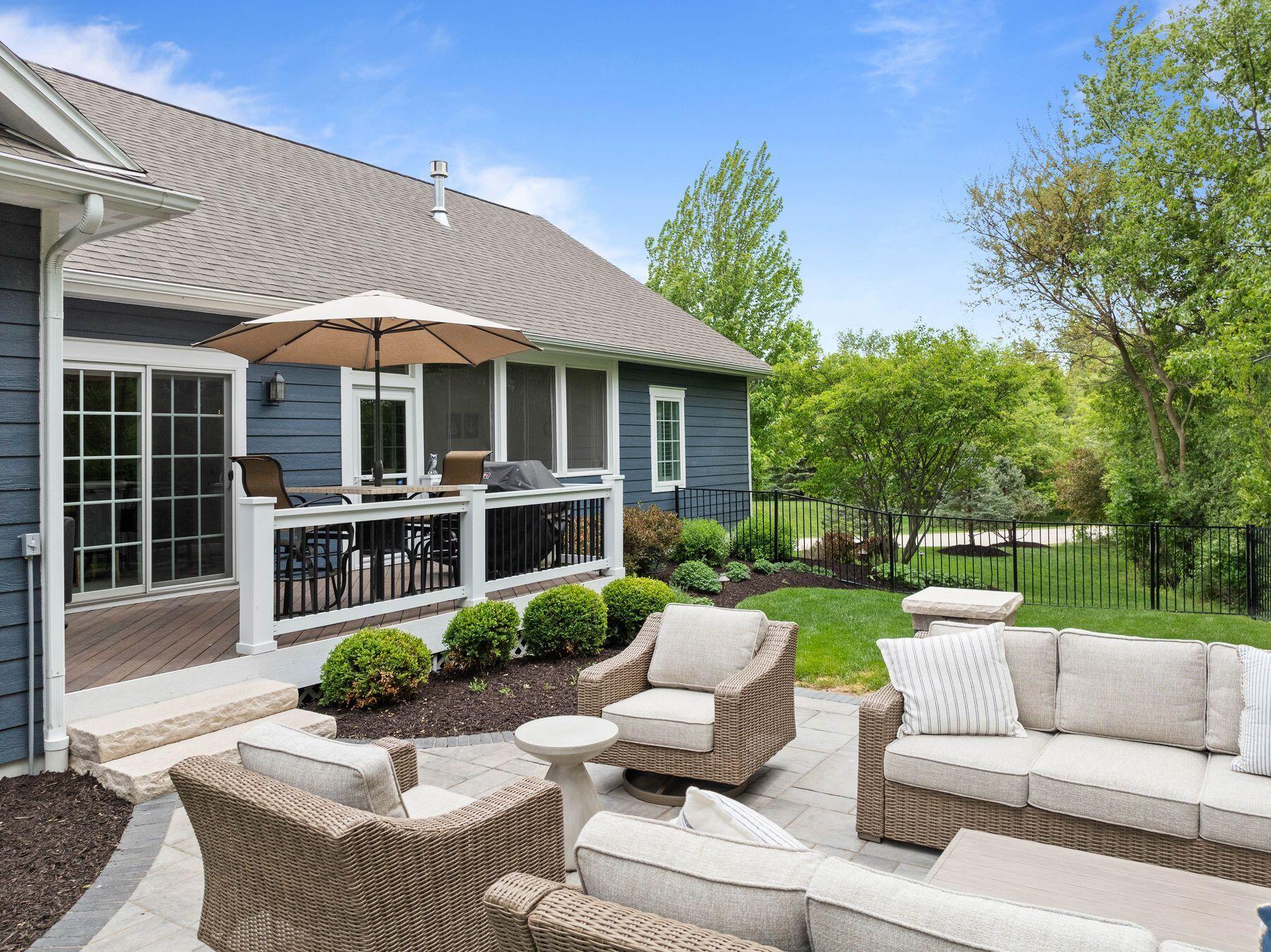 833 Red Hawk Dr