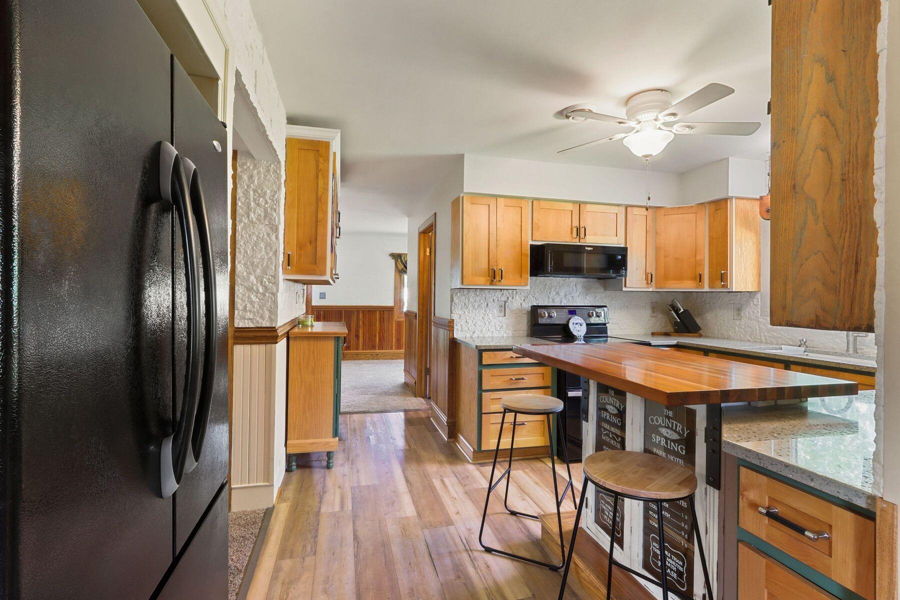 8508 Fox River Rd
