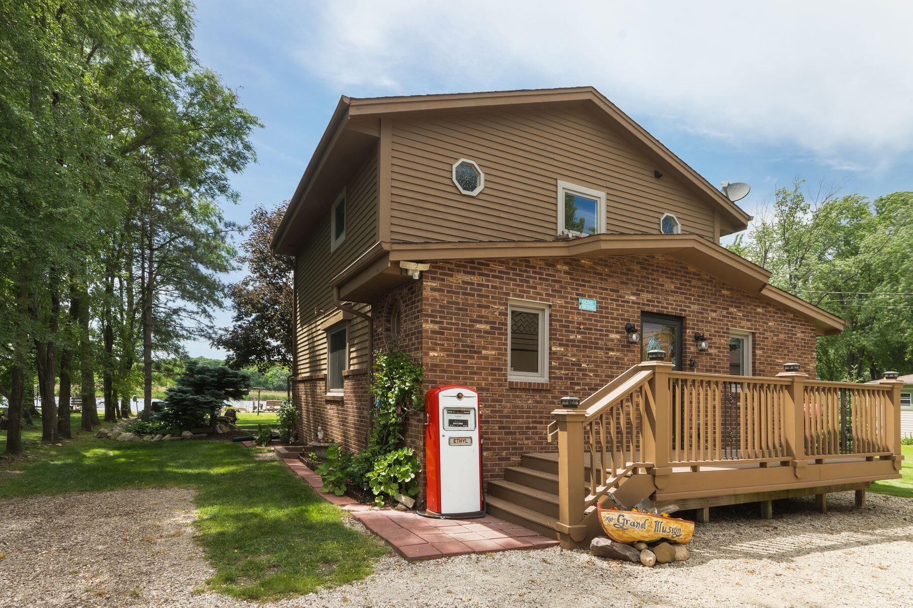 8508 Fox River Rd