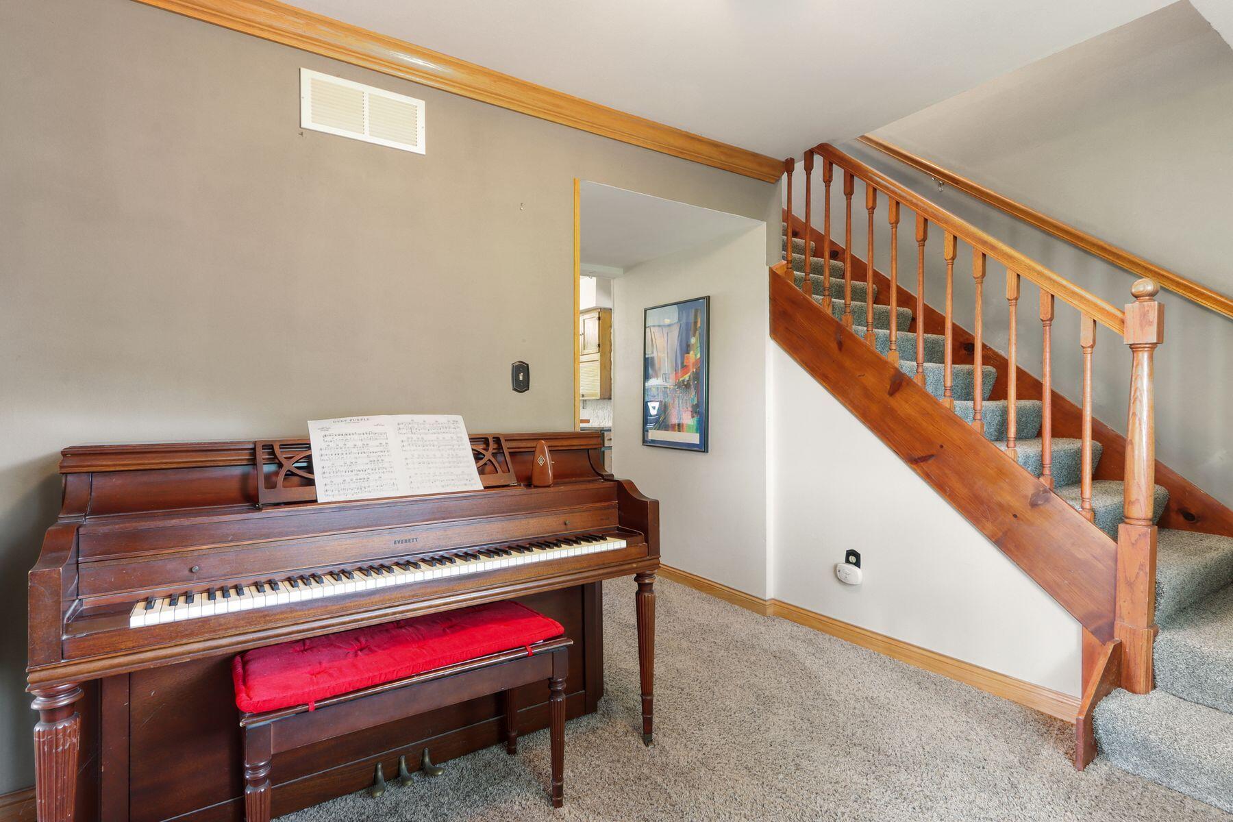 8508 Fox River Rd