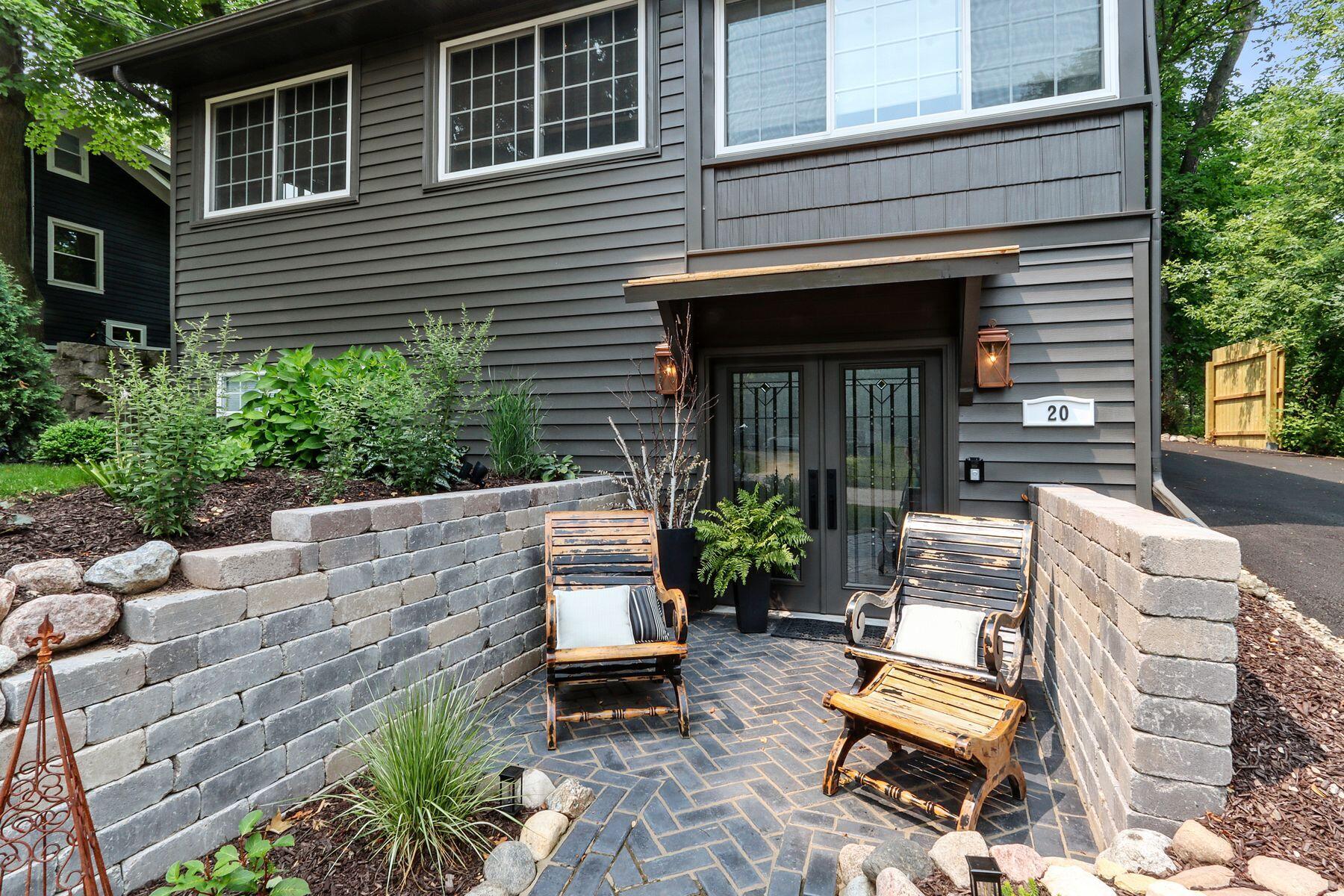 20 Collie St