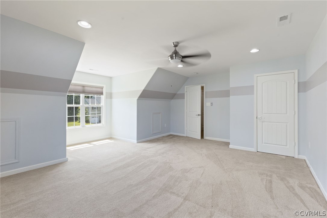 7016 Ravenscraig Cres