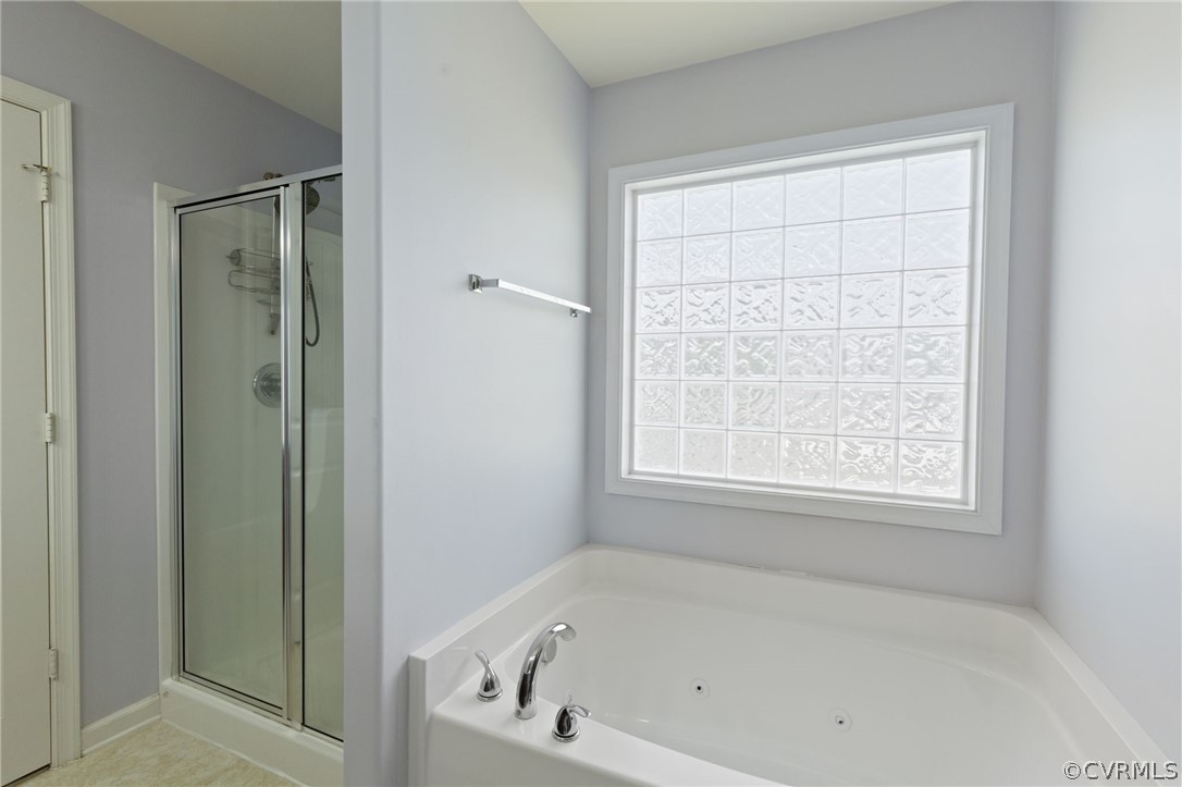 7016 Ravenscraig Cres