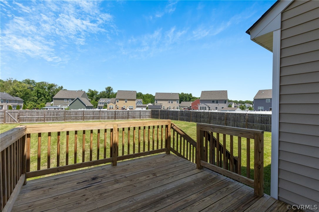 7016 Ravenscraig Cres