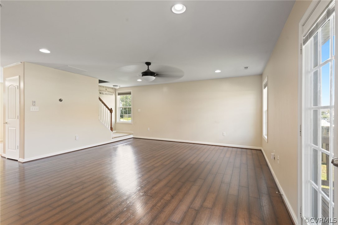 7016 Ravenscraig Cres